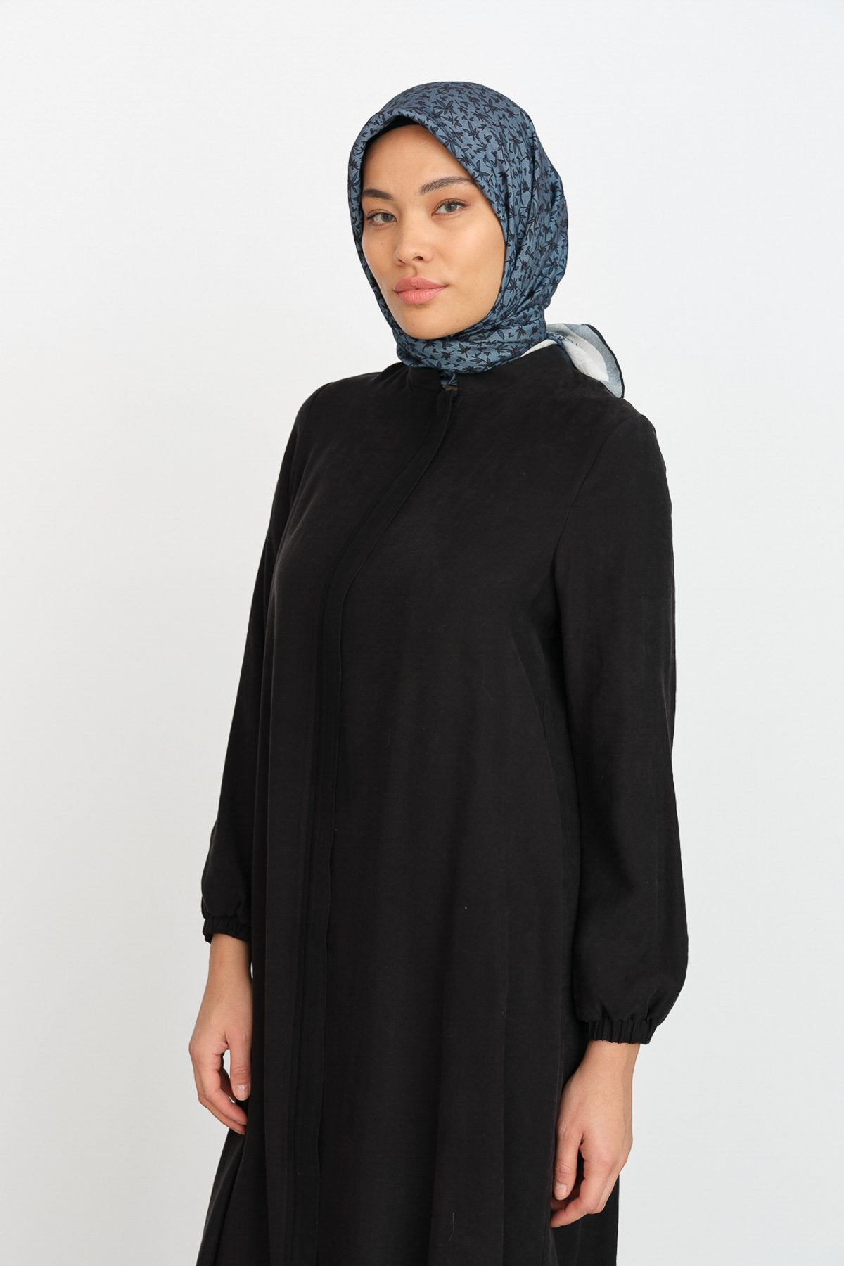Elasticated Sleeve Tencel Abaya - Black