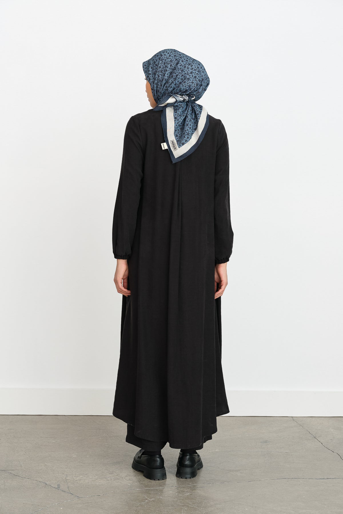 Elasticated Sleeve Tencel Abaya - Black