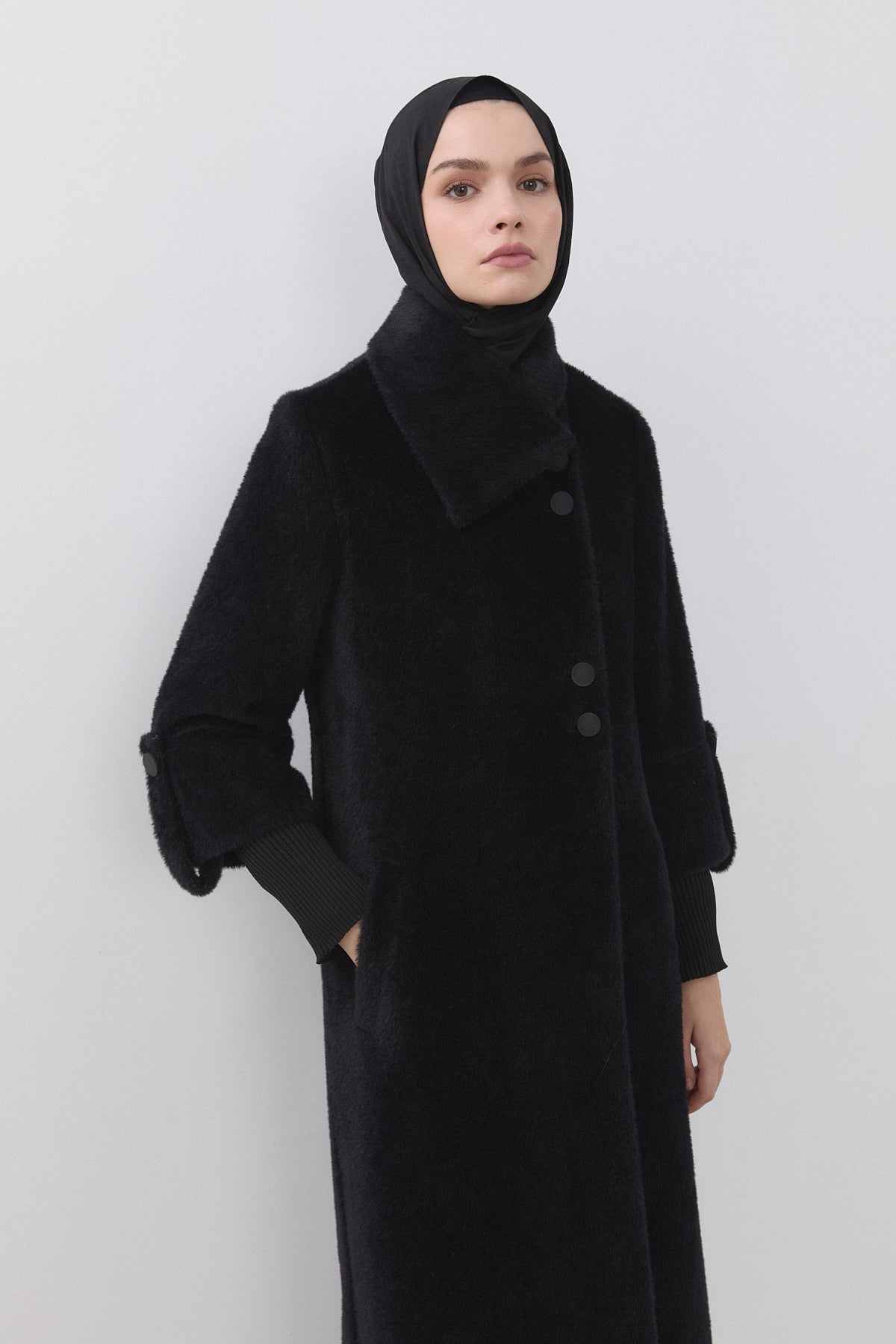 kollari-ribana-detayli-angora-kaban-siyah-261323.jpg