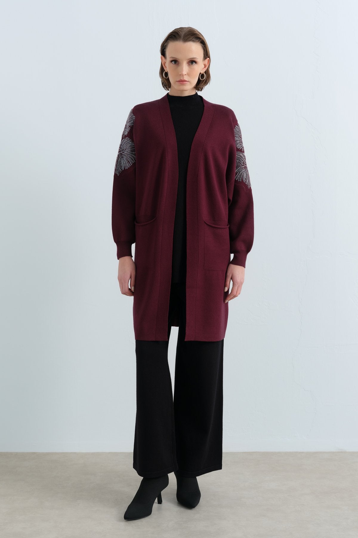 Kolu Boncuk İşlemeli Triko Hırka - Kırmızı