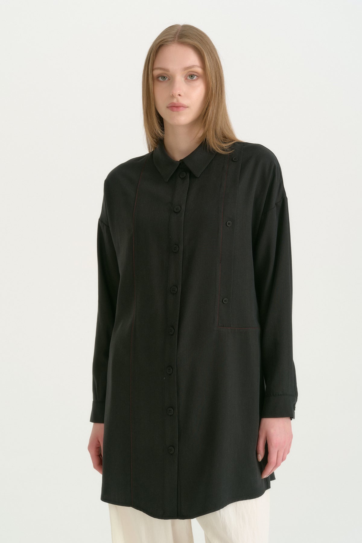 kontrast-dikis-detayli-oversize-lyocell-tunik-siyah-266635_fb342366-3e1a-4449-800e-cd1b38a70315.jpg