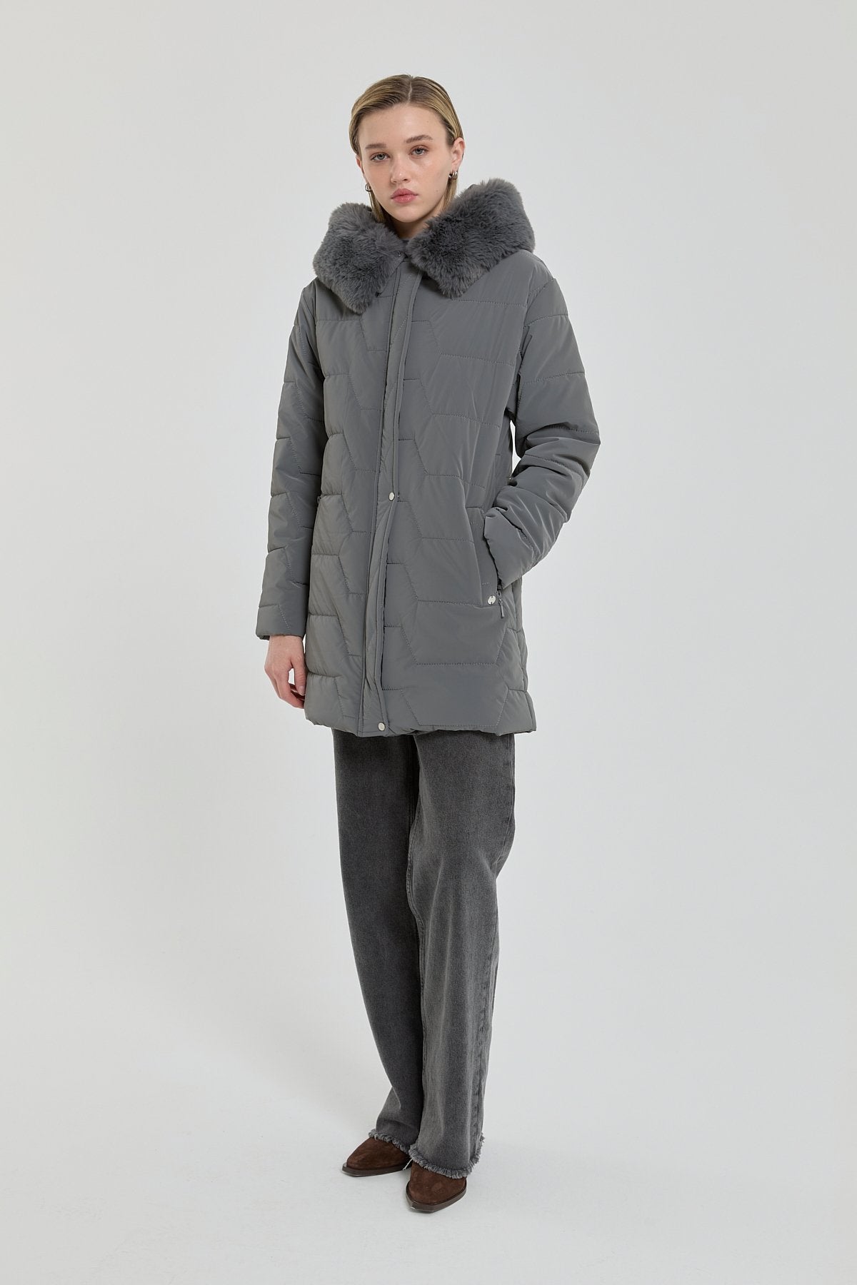 kurk-kapsonlu-oversize-kapitone-kaban-gri-258204.jpg