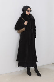 Kürk Yakalı Kuşaklı Angora Kaban - Siyah