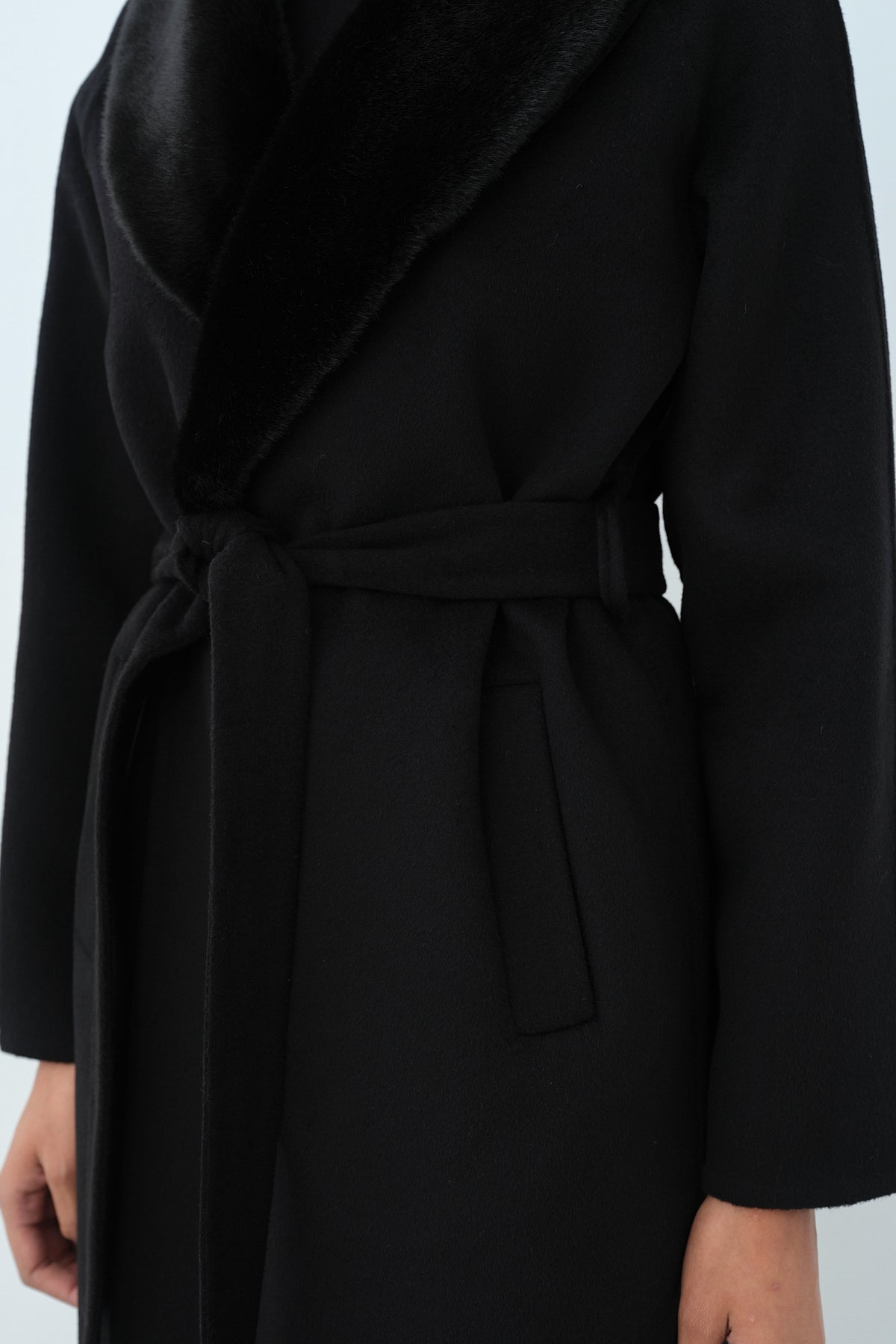 Cashmere Coat with Fur-Trimmed Shawl Collar and Belt - Black