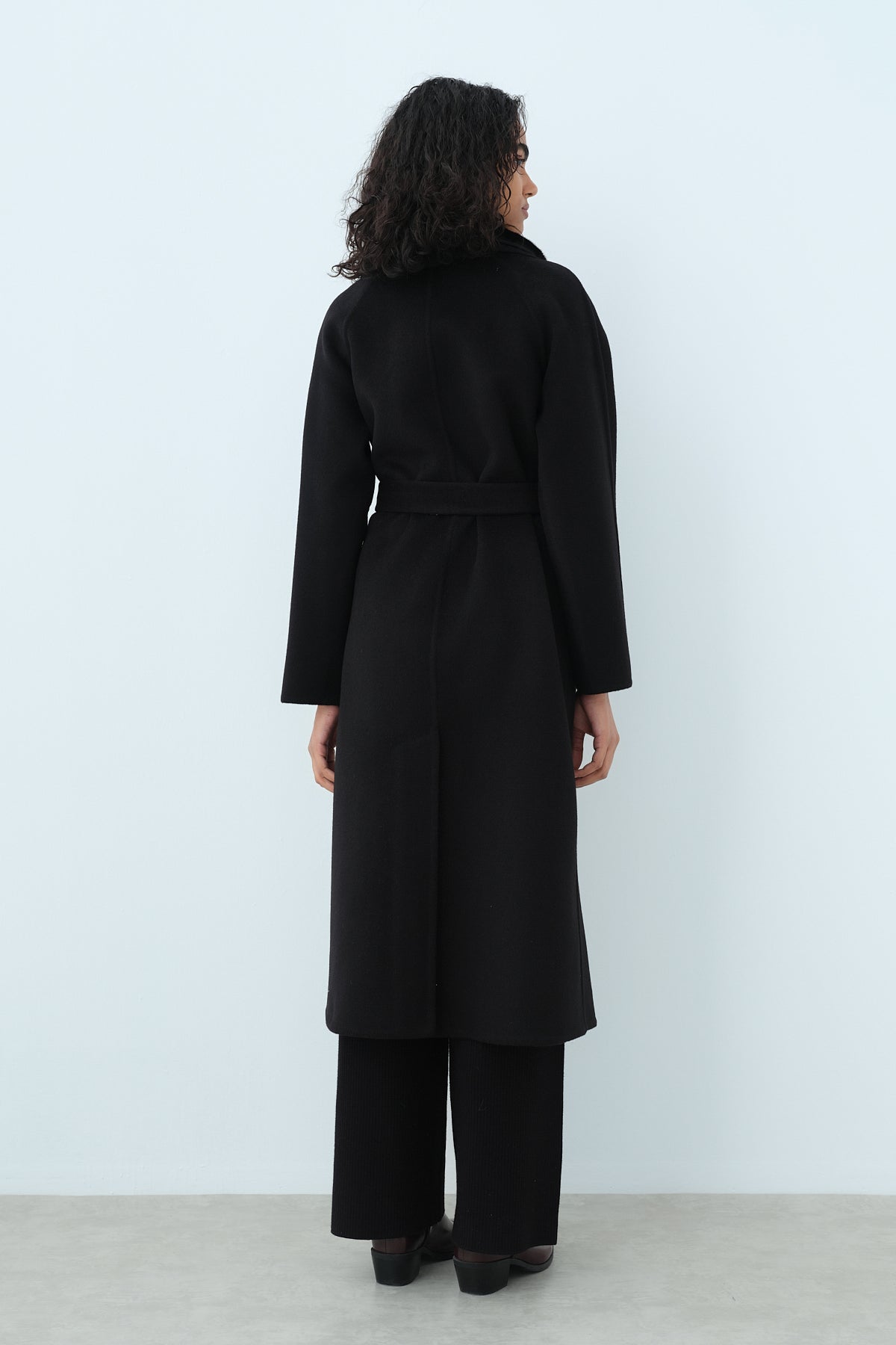 Cashmere Coat with Fur-Trimmed Shawl Collar and Belt - Black