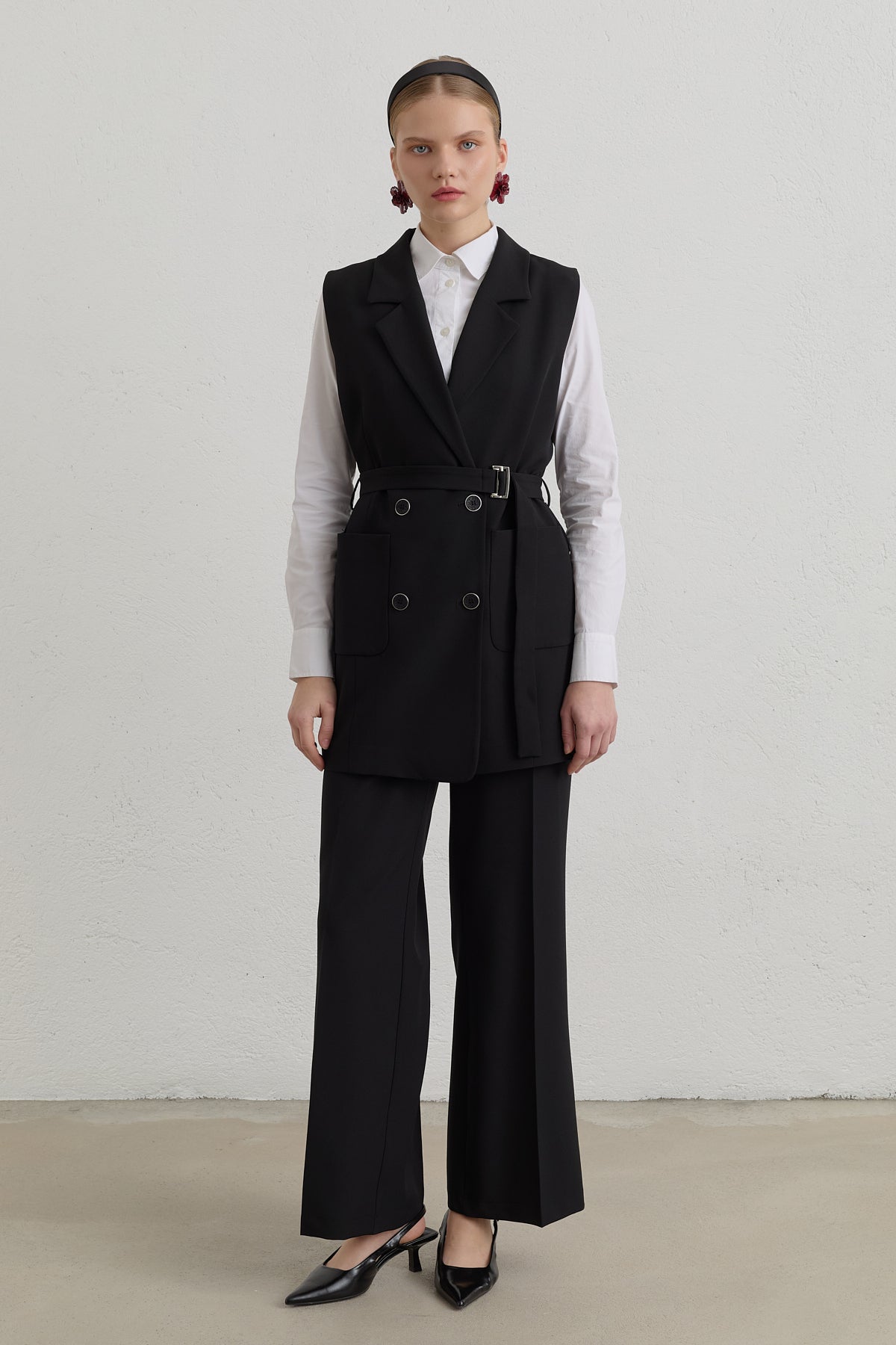 kusakli-blazer-yelek-siyah-263542.jpg