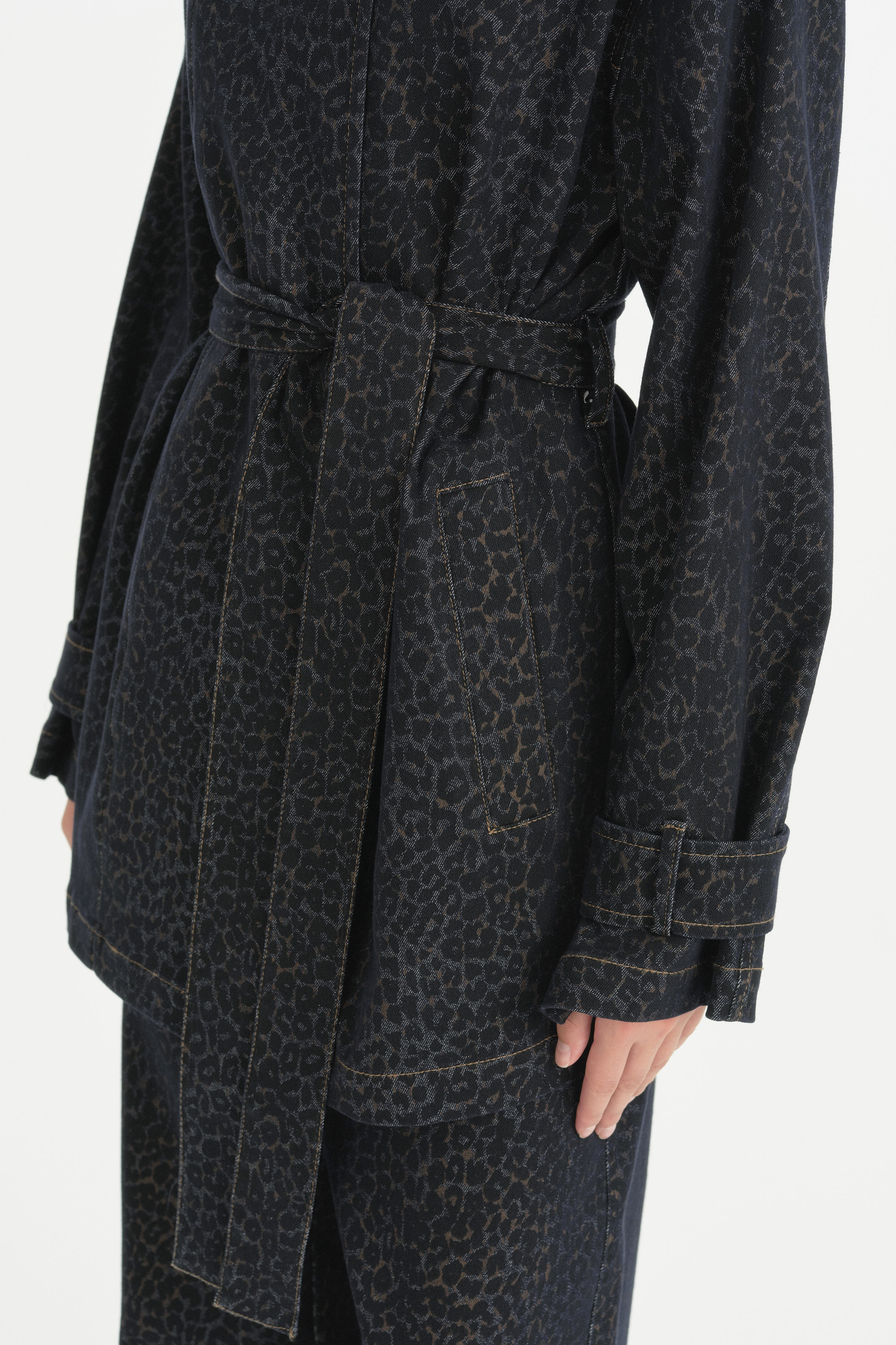 Leopar Desenli Dik Yaka Denim Ceket - Lacivert