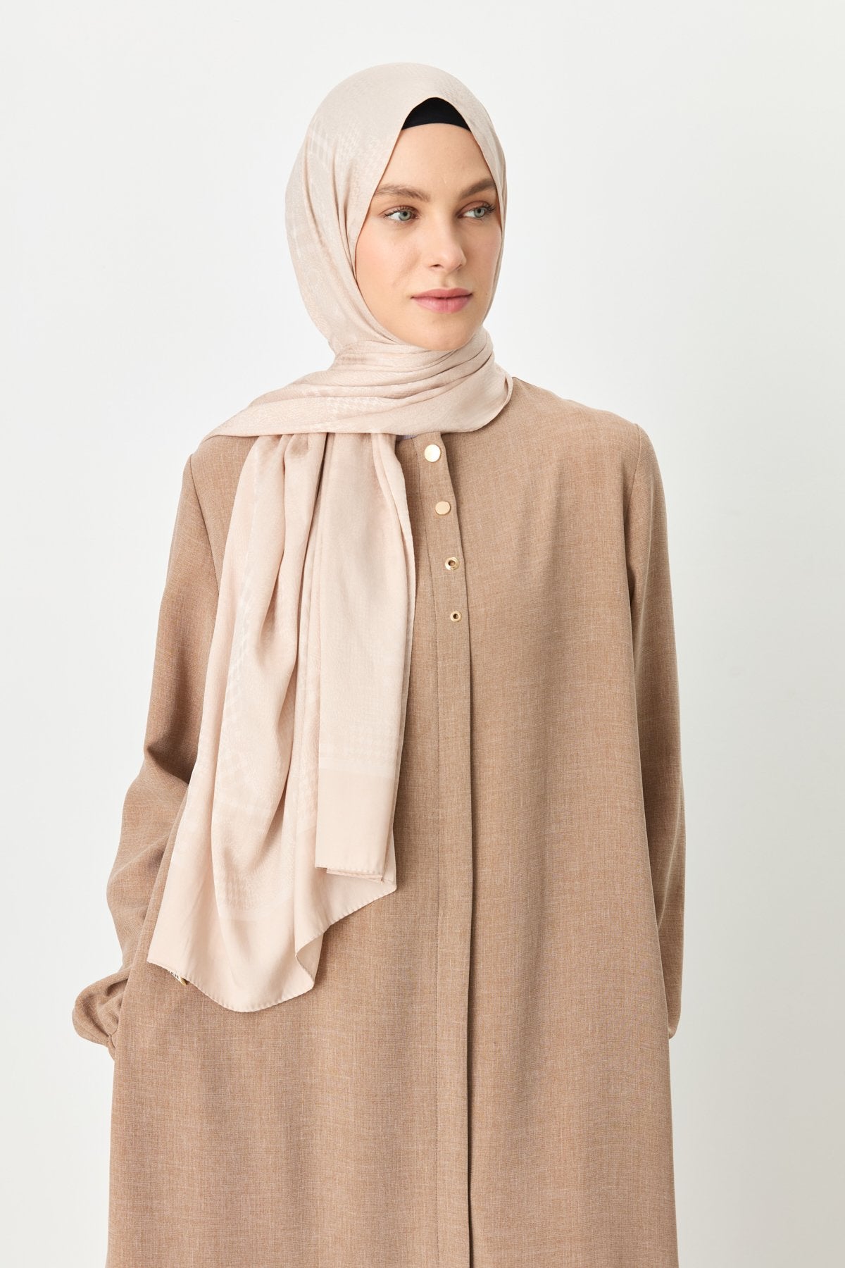 Metal Aksesuar Detaylı Ferace - Camel