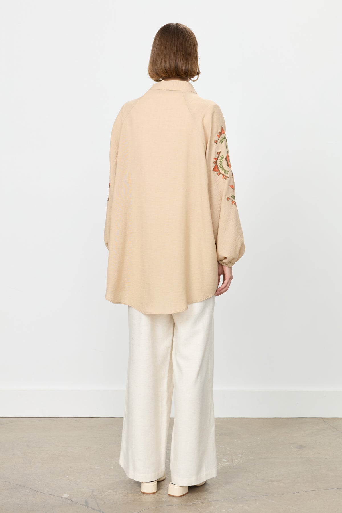 Nakış Detaylı Keten Kimono - Taş