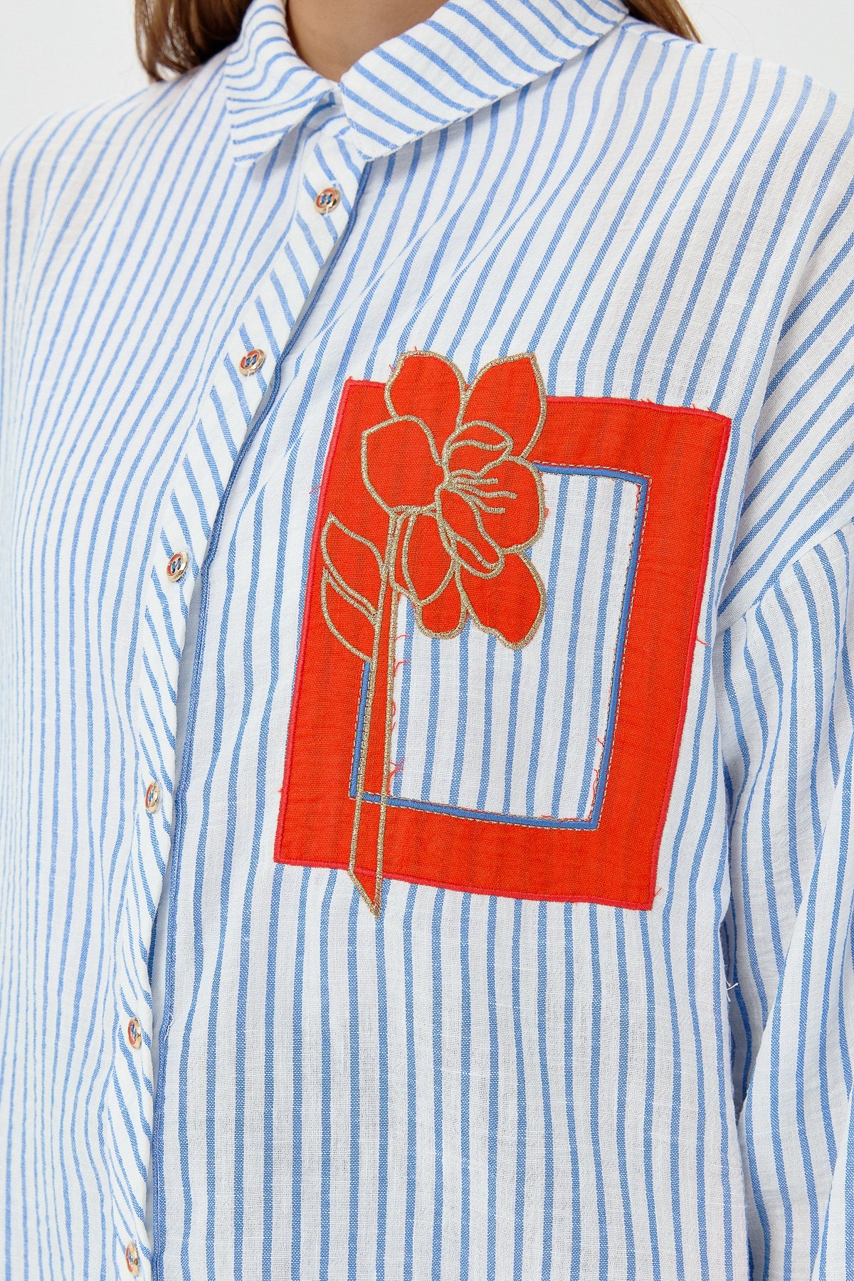 nakis-detayli-kollari-baglamali-gomlek-tunik-mavi-235134.jpg