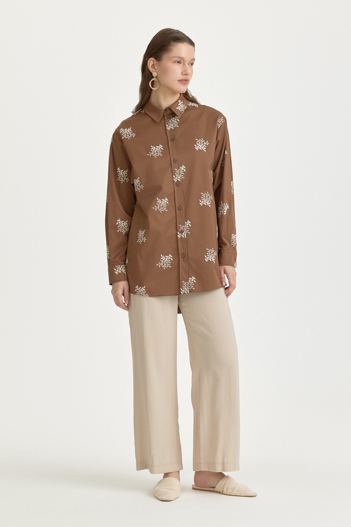 nakisli-gomlek-yaka-tunik-acik-kahve-263586.jpg