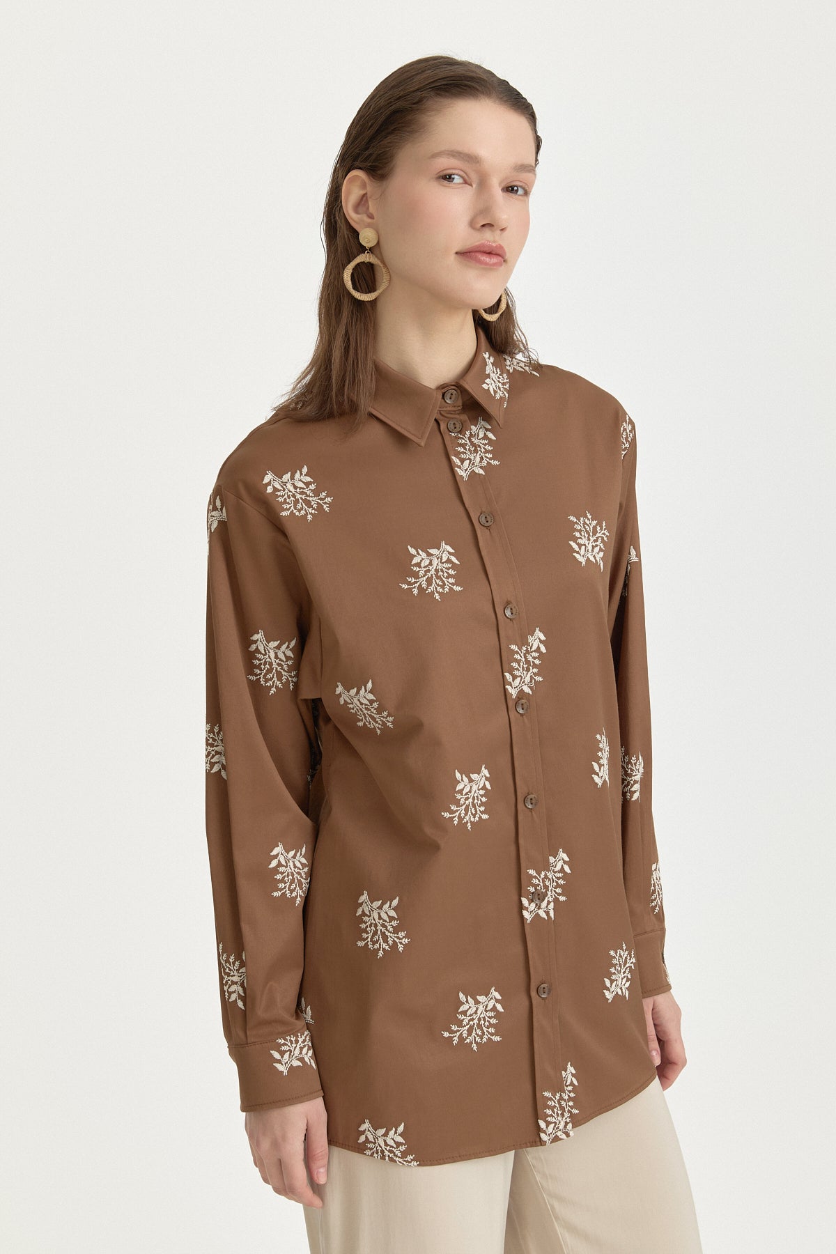 nakisli-gomlek-yaka-tunik-acik-kahve-263587.jpg