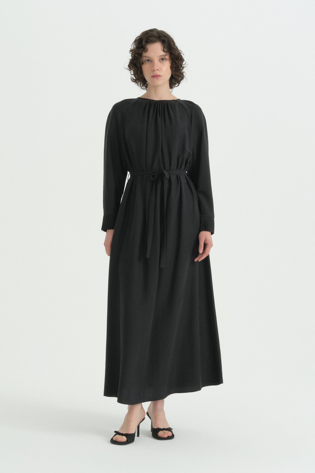 nervur-detayli-lyocell-elbise-siyah-269883.jpg
