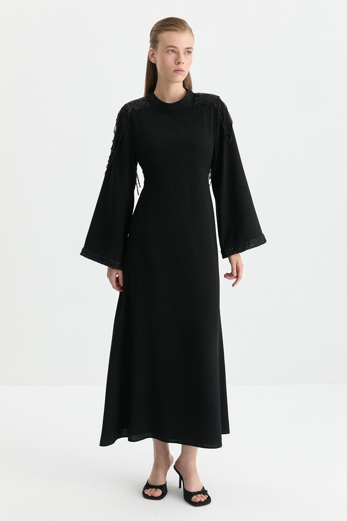 Elegant Dress with Shoulder Detail - Black