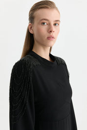 Elegant Dress with Shoulder Detail - Black