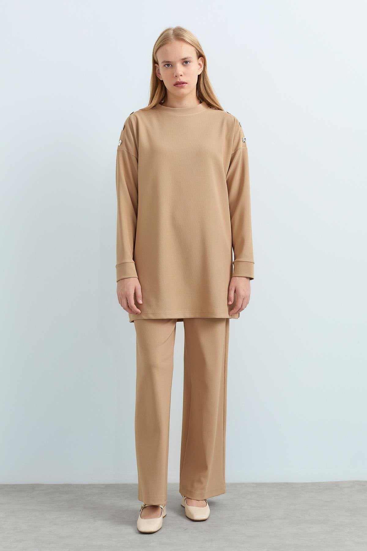 Omuzları Çıt Çıt Detaylı Pantolon Tunik Takım - Camel