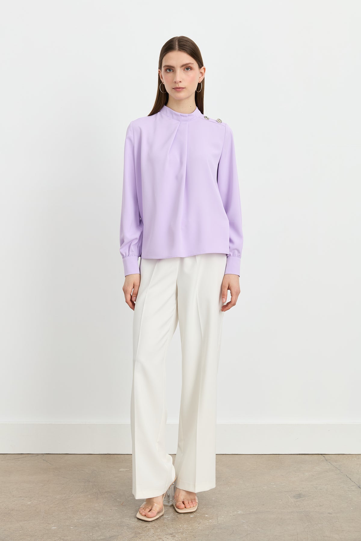 Elegant Blouse with Buttoned Shoulders - Lilac