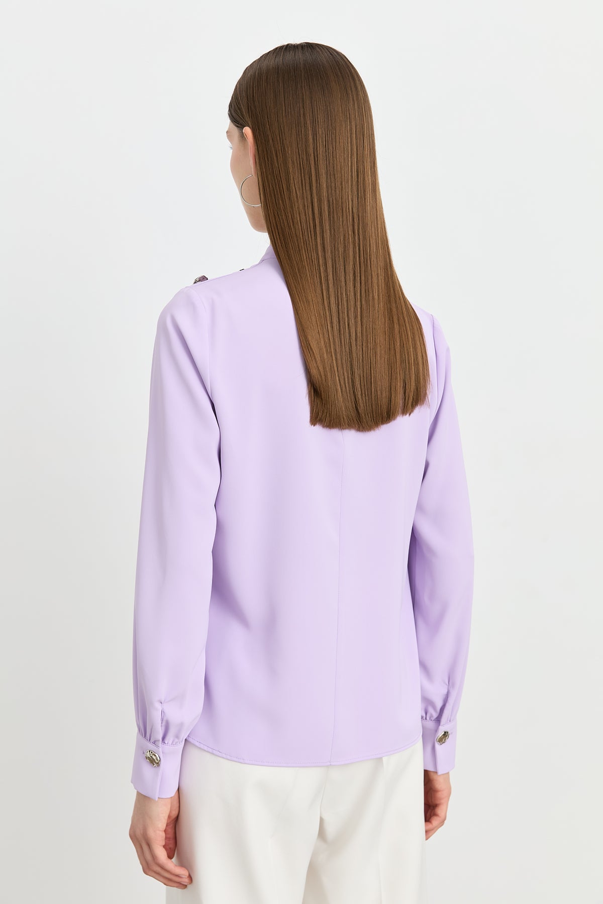 Elegant Blouse with Buttoned Shoulders - Lilac