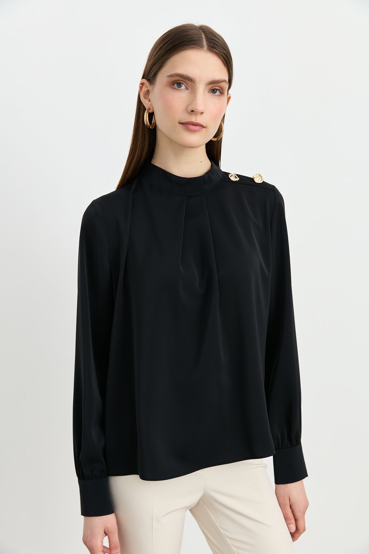 Elegant Blouse with Buttoned Shoulders - Black