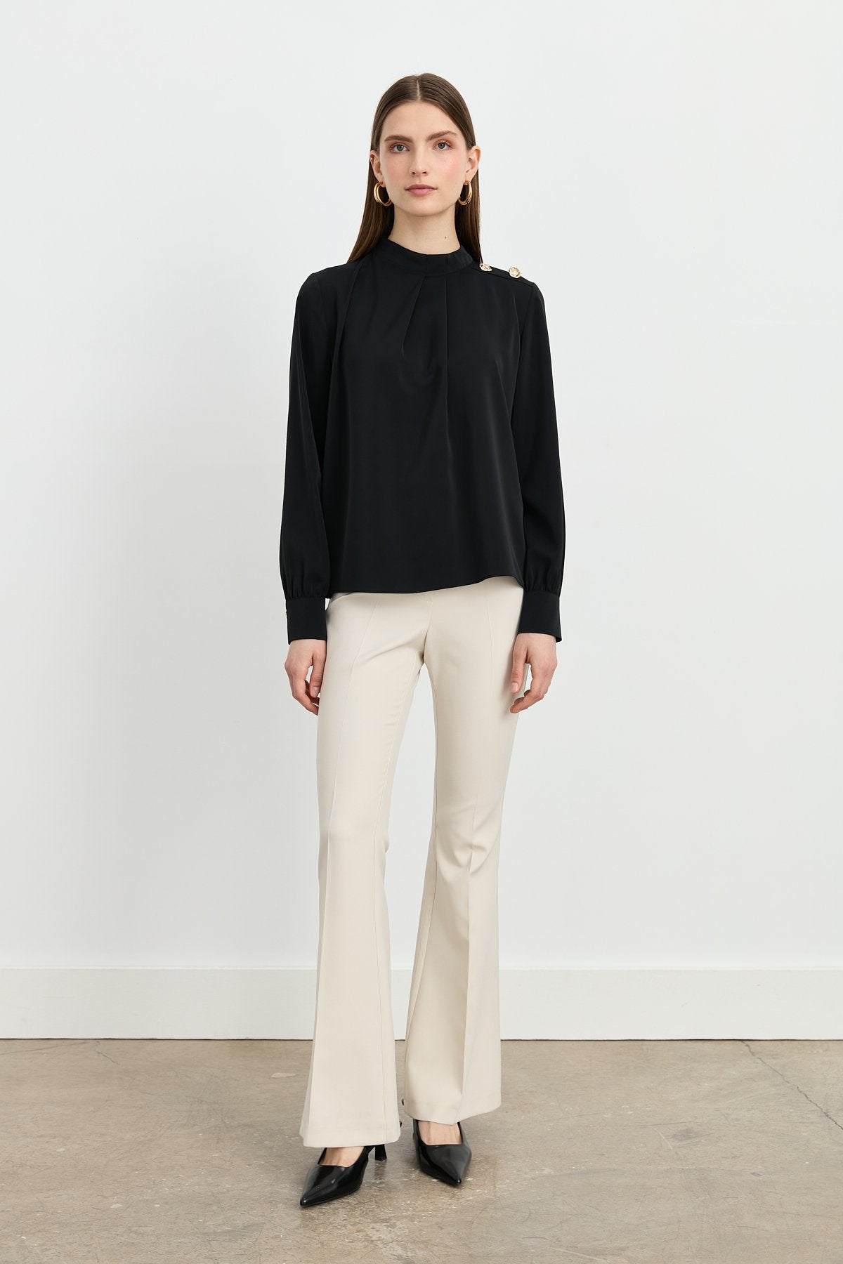 Elegant Blouse with Buttoned Shoulders - Black