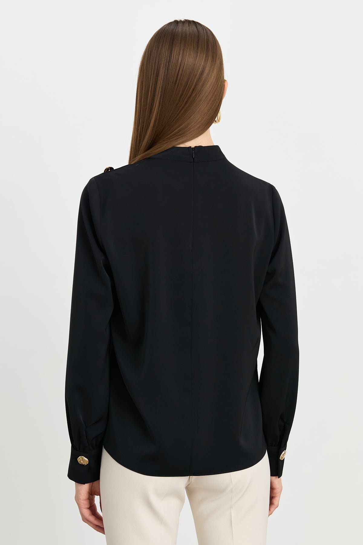 Elegant Blouse with Buttoned Shoulders - Black