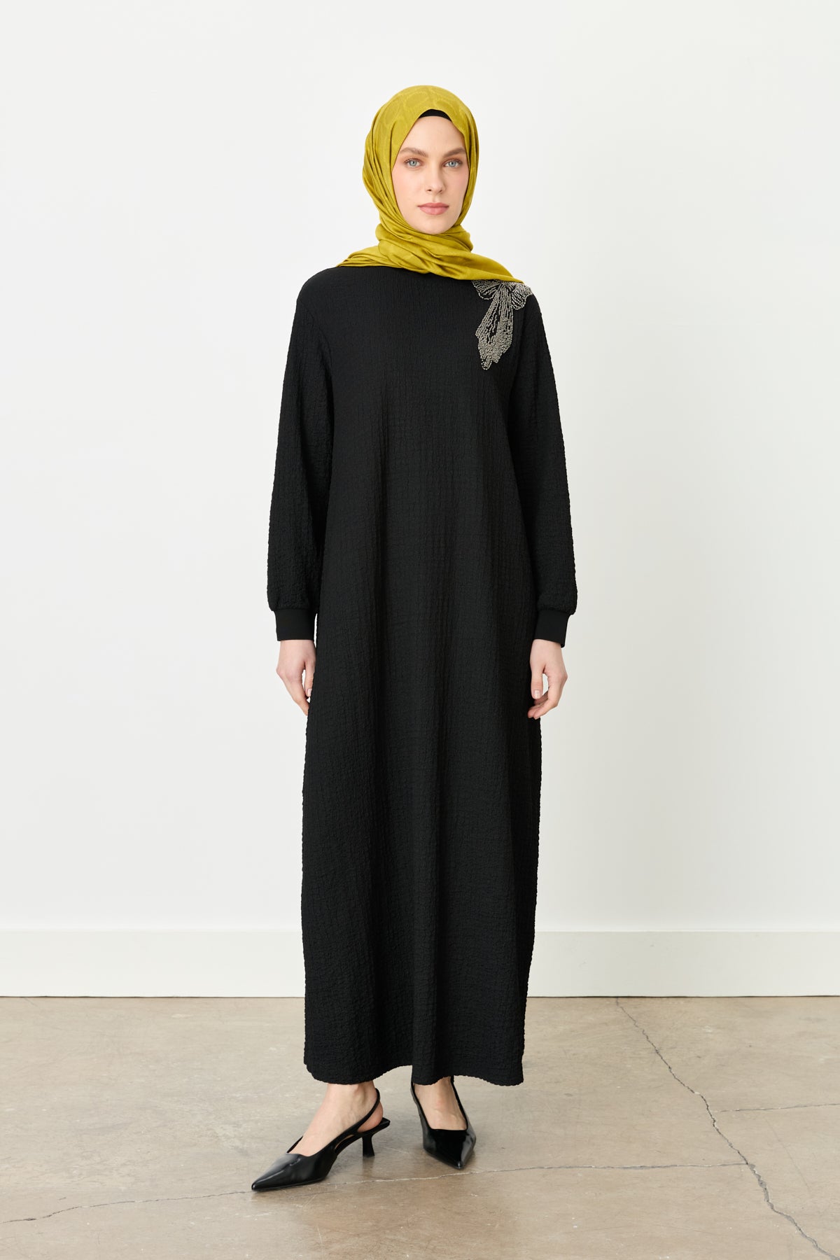 Embroidered Shoulder Knit Dress - Black