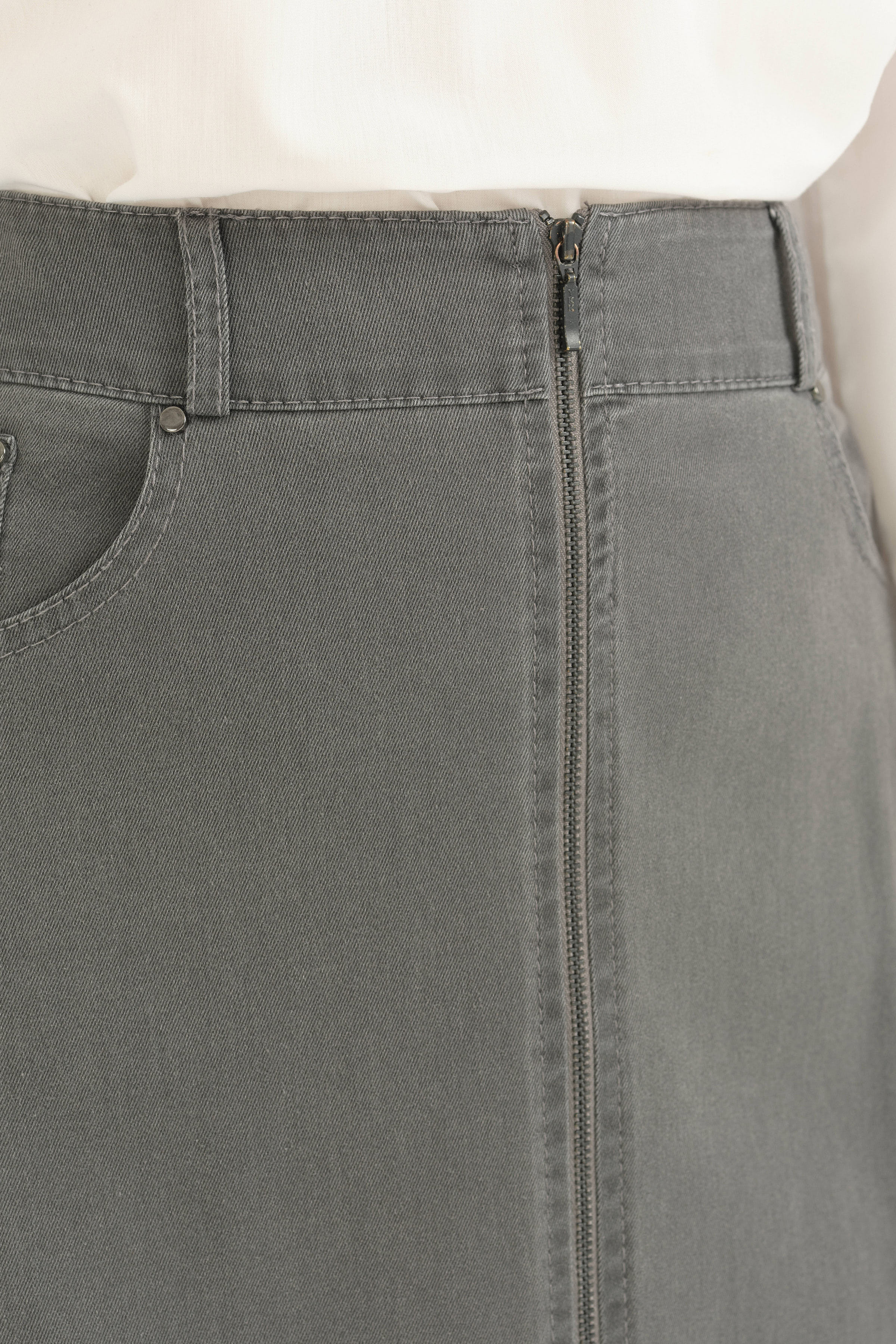 Önden Fermuarlı Denim Pamuk Etek - Füme