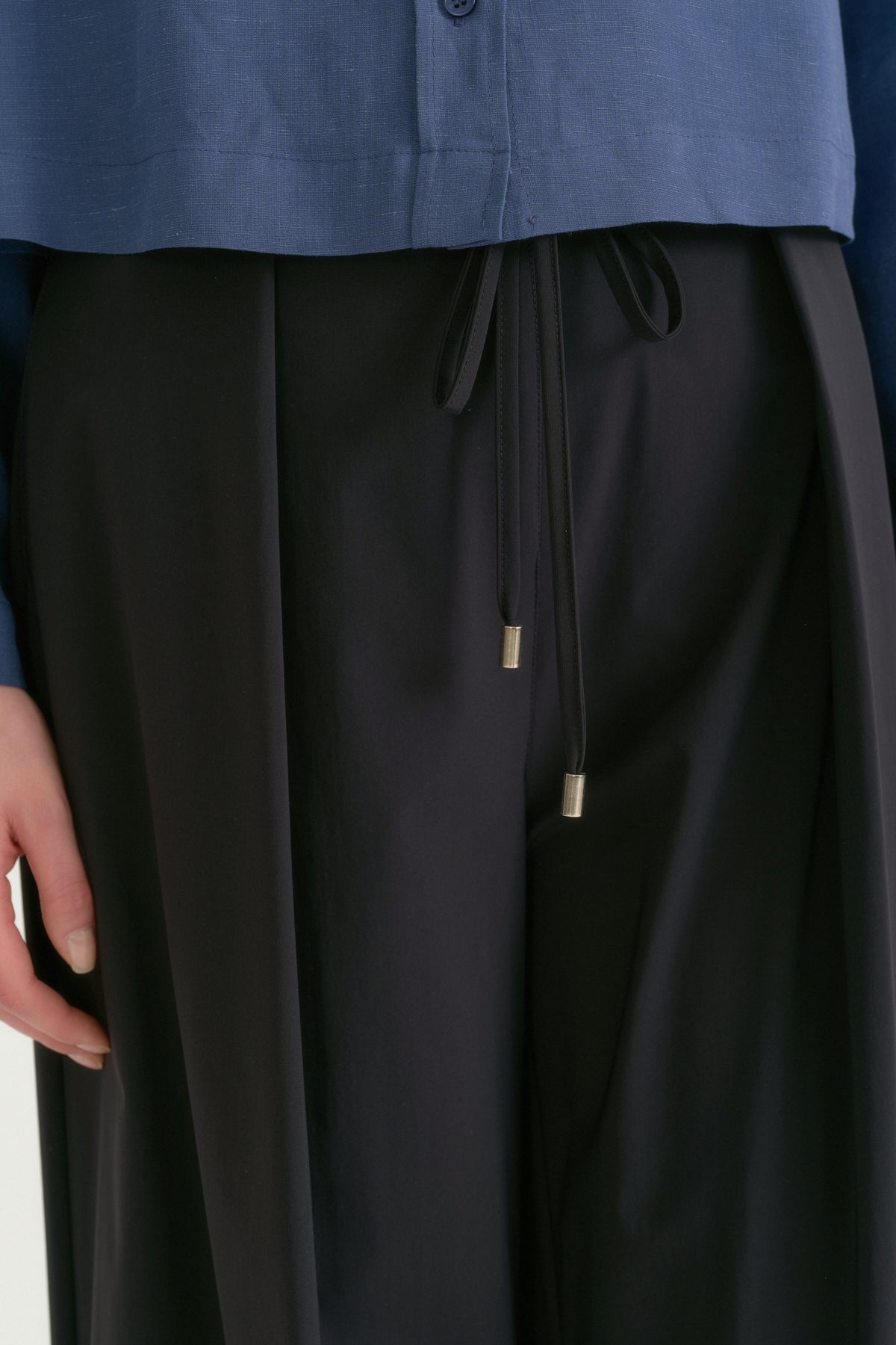 Pleated Wide-Leg Trousers - Navy