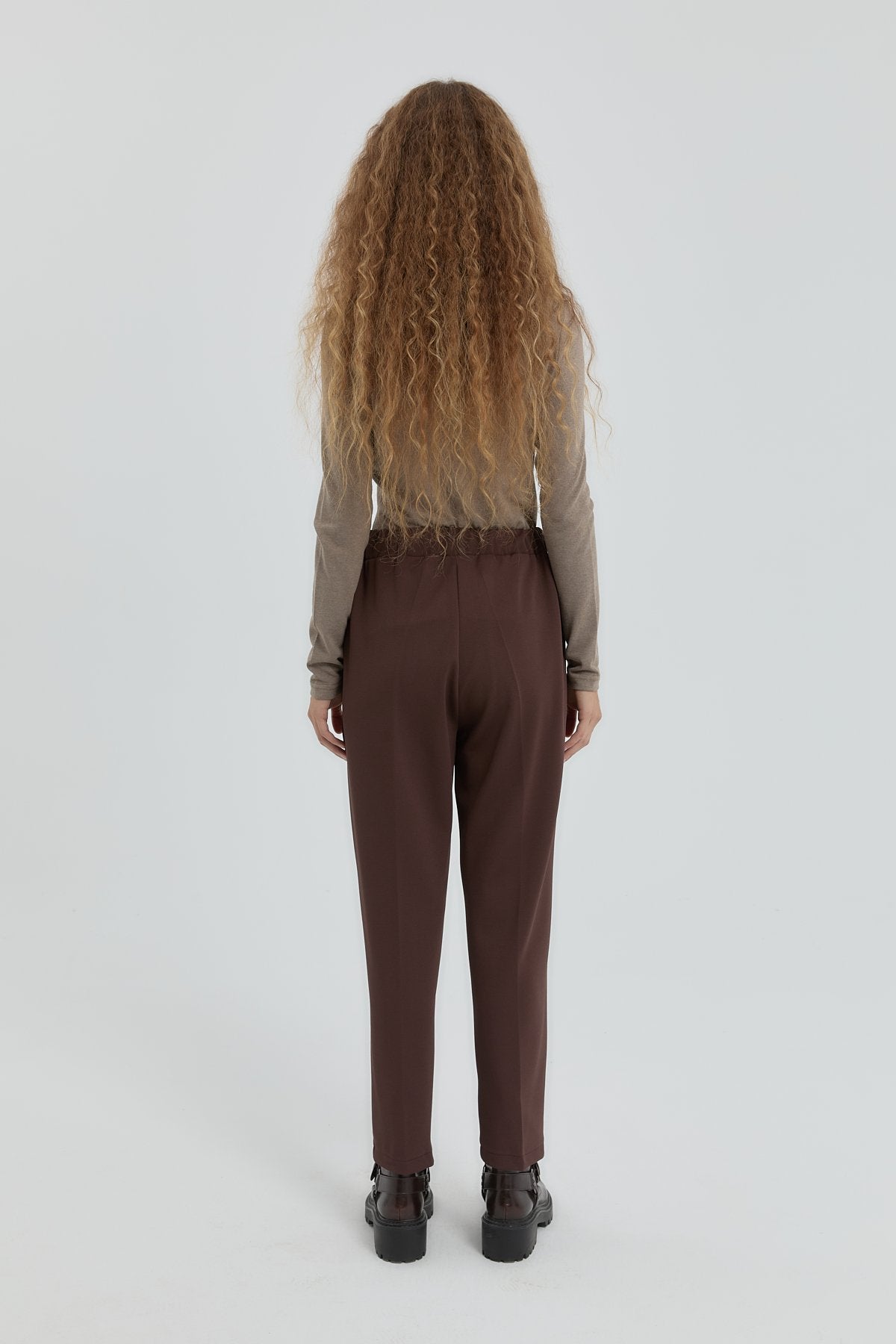 Knitted Carrot Pants - Brown
