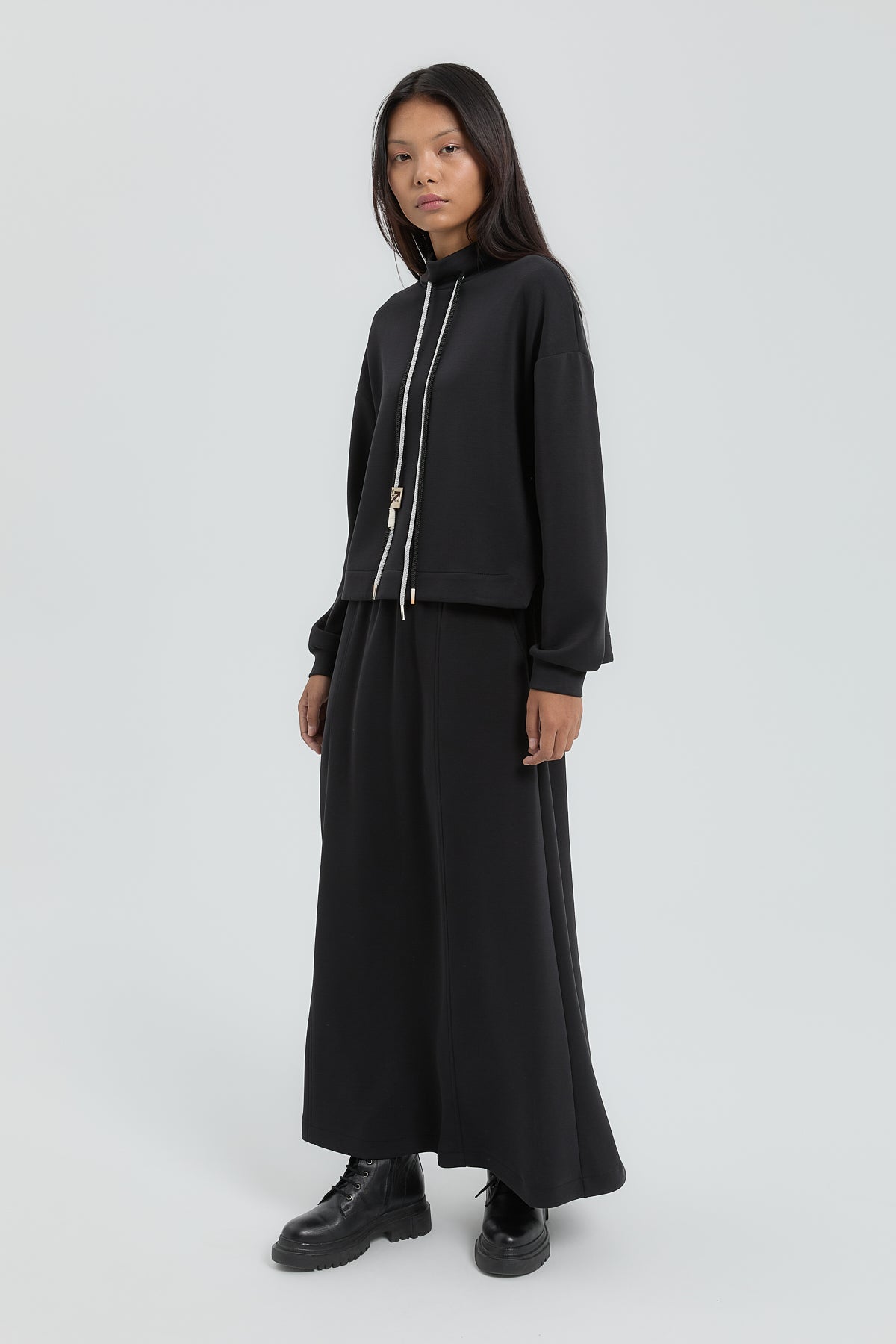 Knitted Sport Skirt and Blouse Set - Black