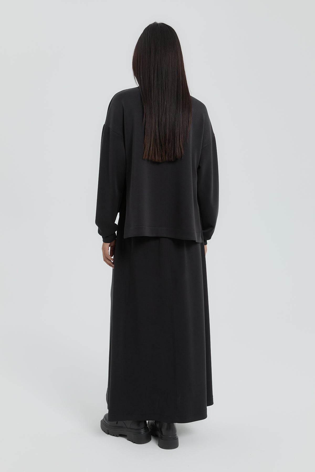 Knitted Sport Skirt and Blouse Set - Black
