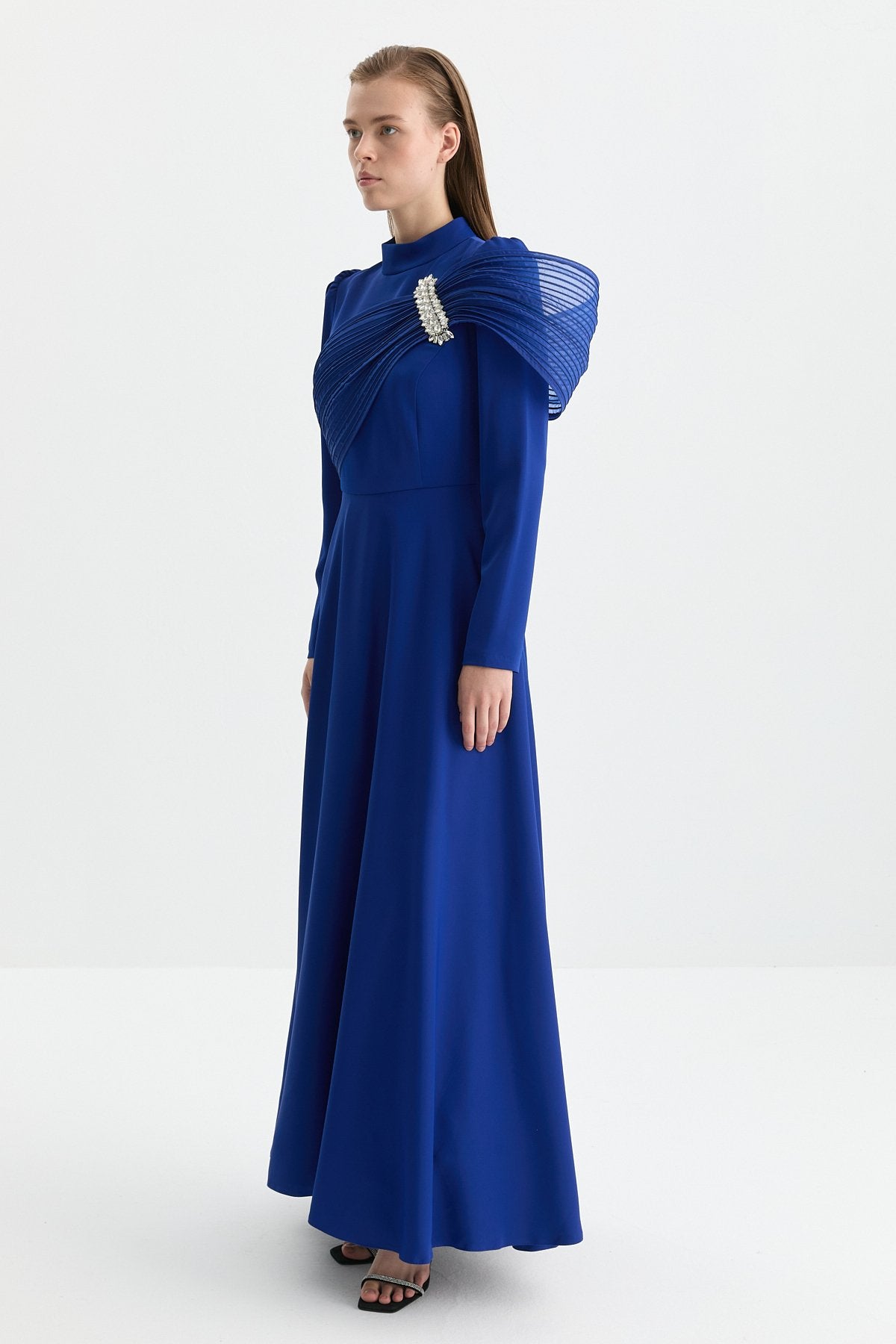 parlak-tas-aksesuarli-abiye-saks-246126.jpg