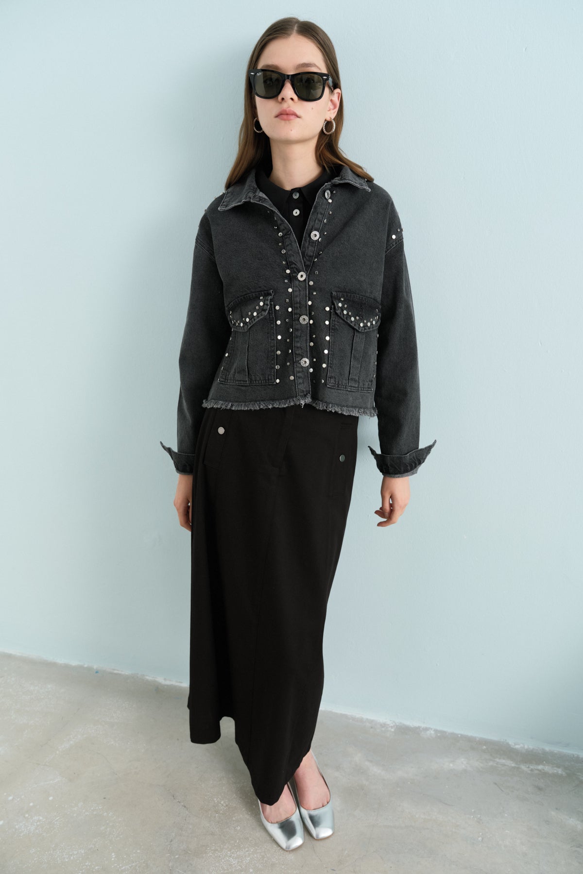 Parlak Taş Aksesuarlı Crop Kot Denim Ceket - Siyah