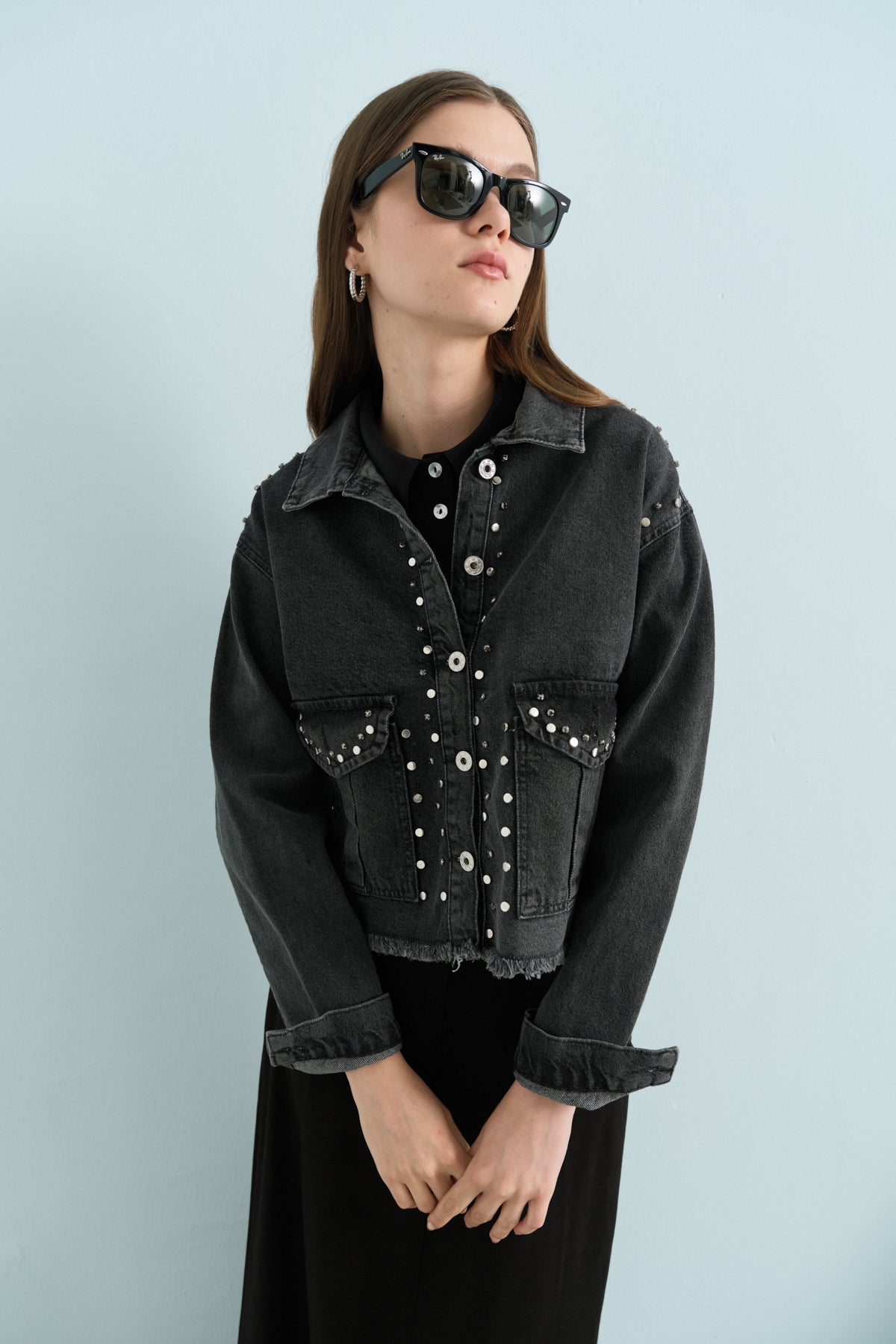 Parlak Taş Aksesuarlı Crop Kot Denim Ceket - Siyah