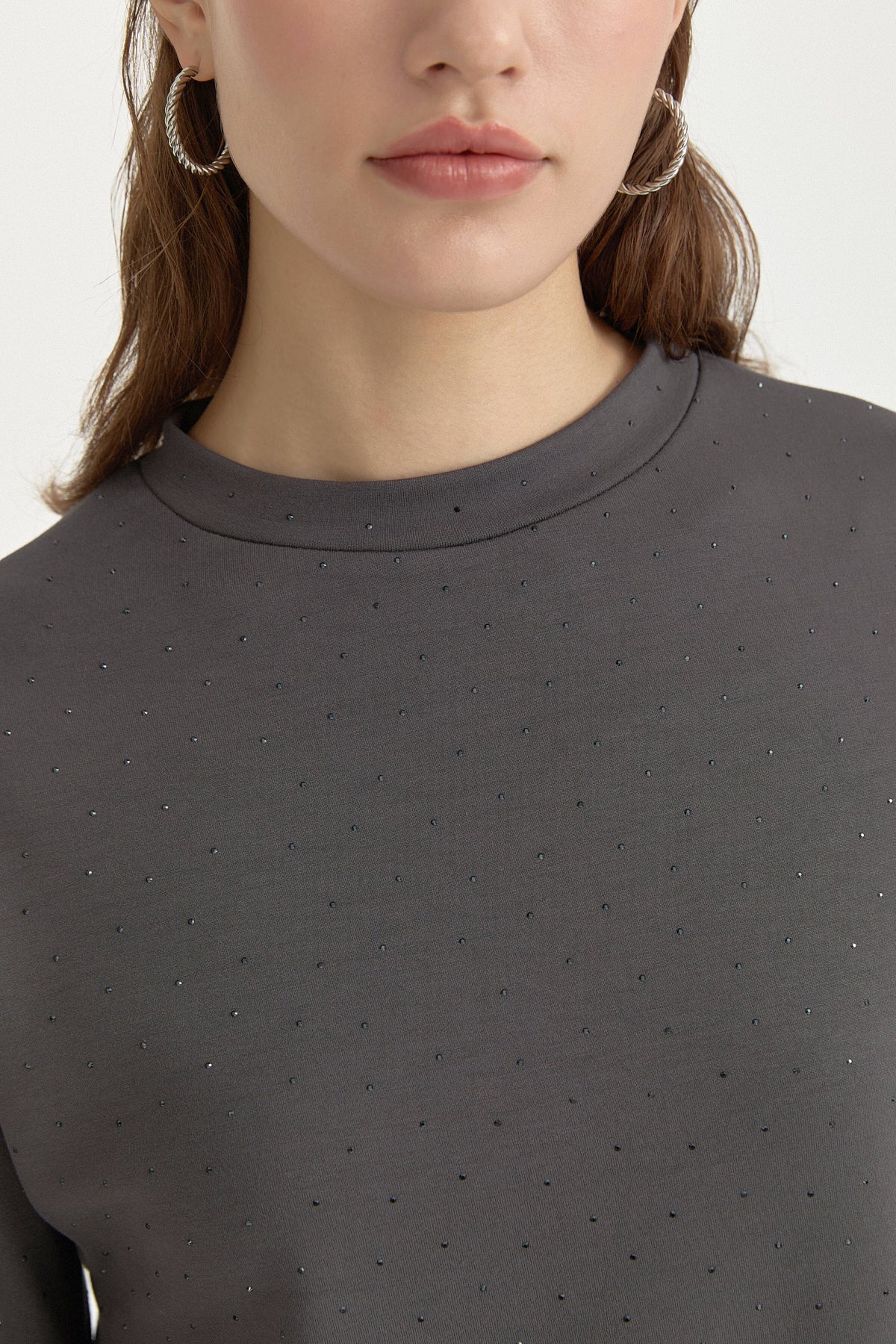 Parlak Taşlı Örme Crop Bluz - Füme