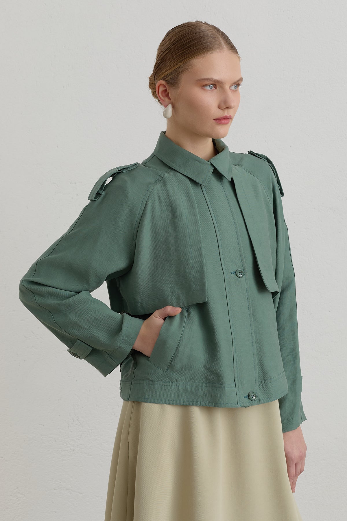 pile-detayli-lyocell-crop-ceket-kuf-yesili-261852.jpg