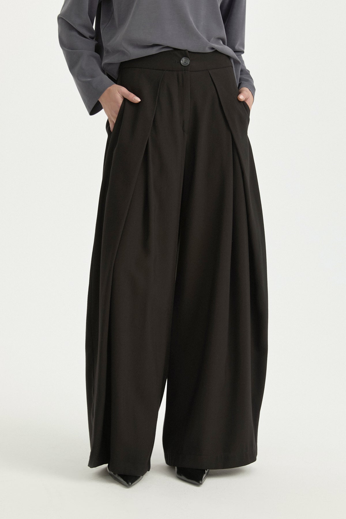 pileli-yuksek-bel-lyocell-pantolon-siyah-262446.jpg