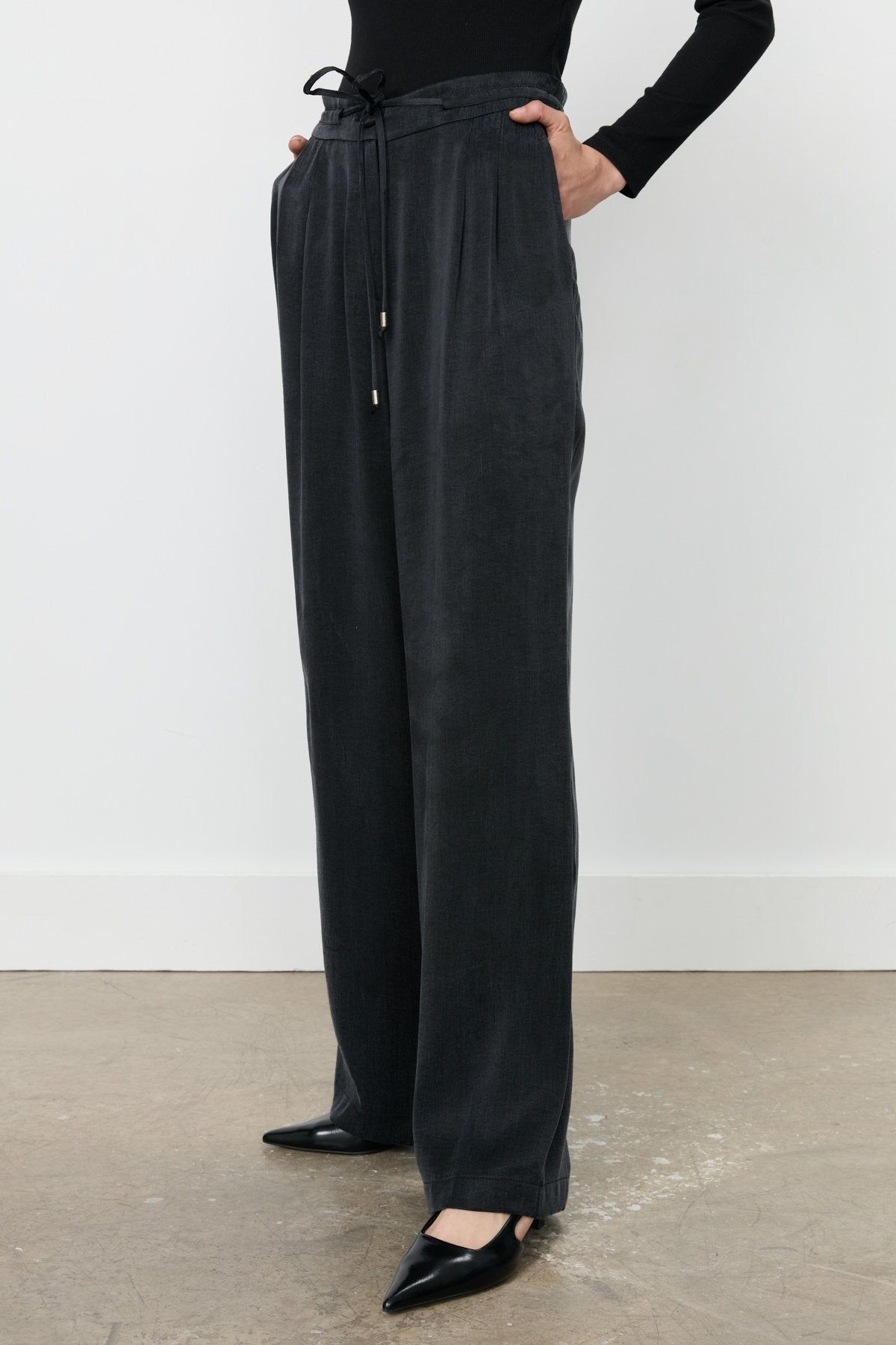Premium Wide Leg Cupra Trousers with Pleat Detail - Black