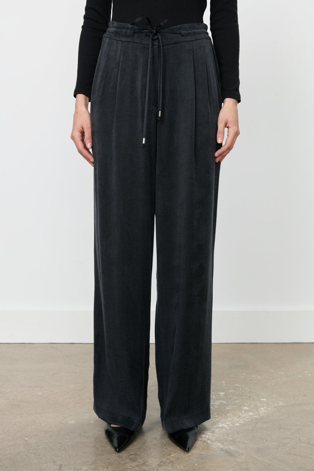 Premium Wide Leg Cupra Trousers with Pleat Detail - Black