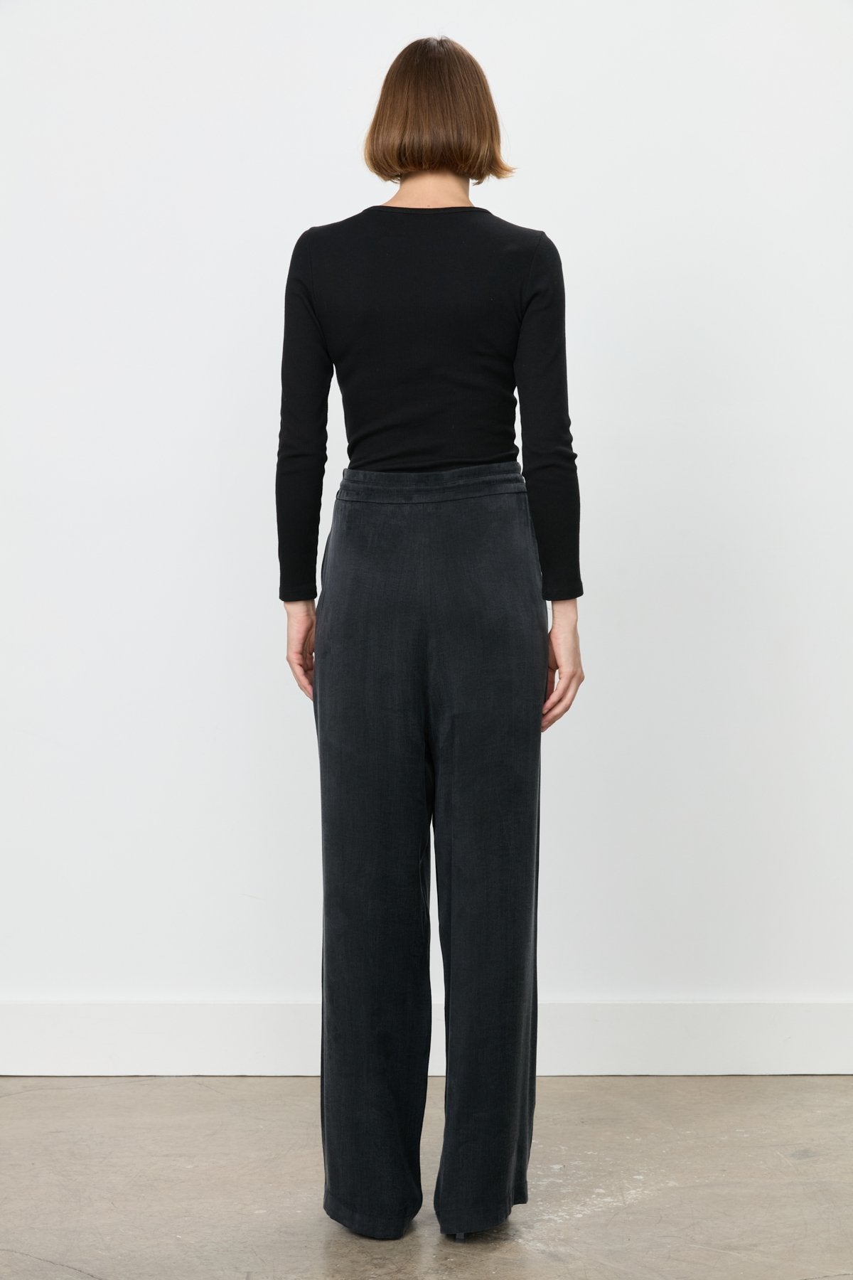 Premium Wide Leg Cupra Trousers with Pleat Detail - Black