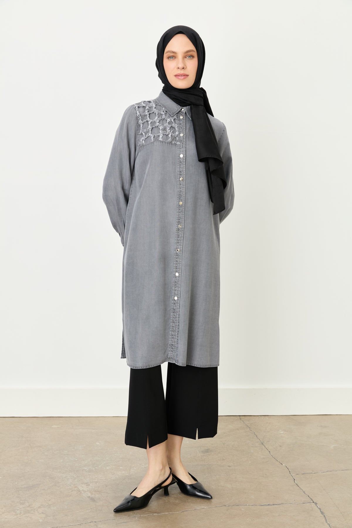 Püskül Detaylı Tencel Tunik - Gri
