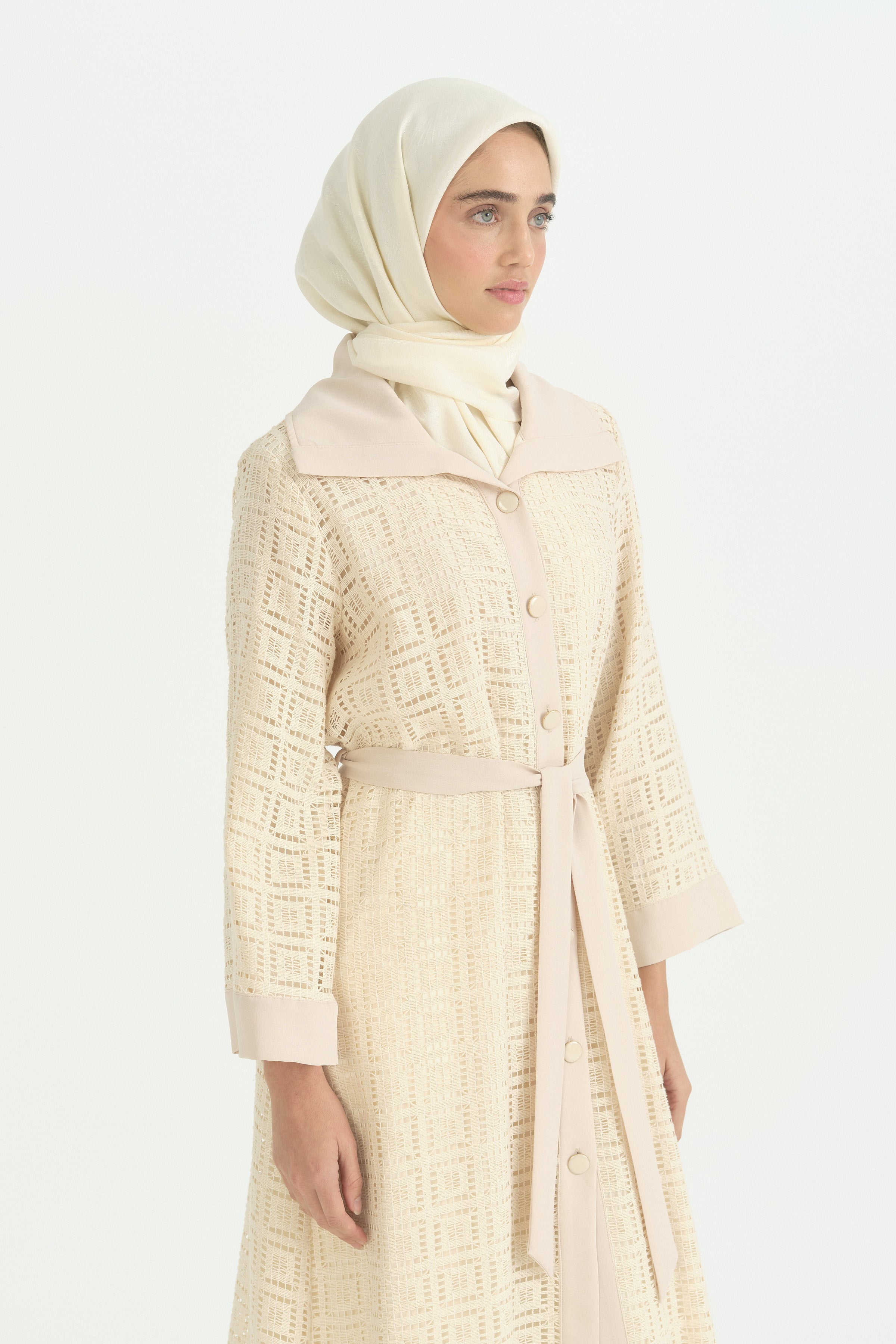 Rahat Kalıp Dantel Abaya - Bej