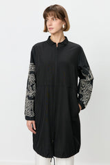 Relaxed Fit Lace Slip-On - Ecru