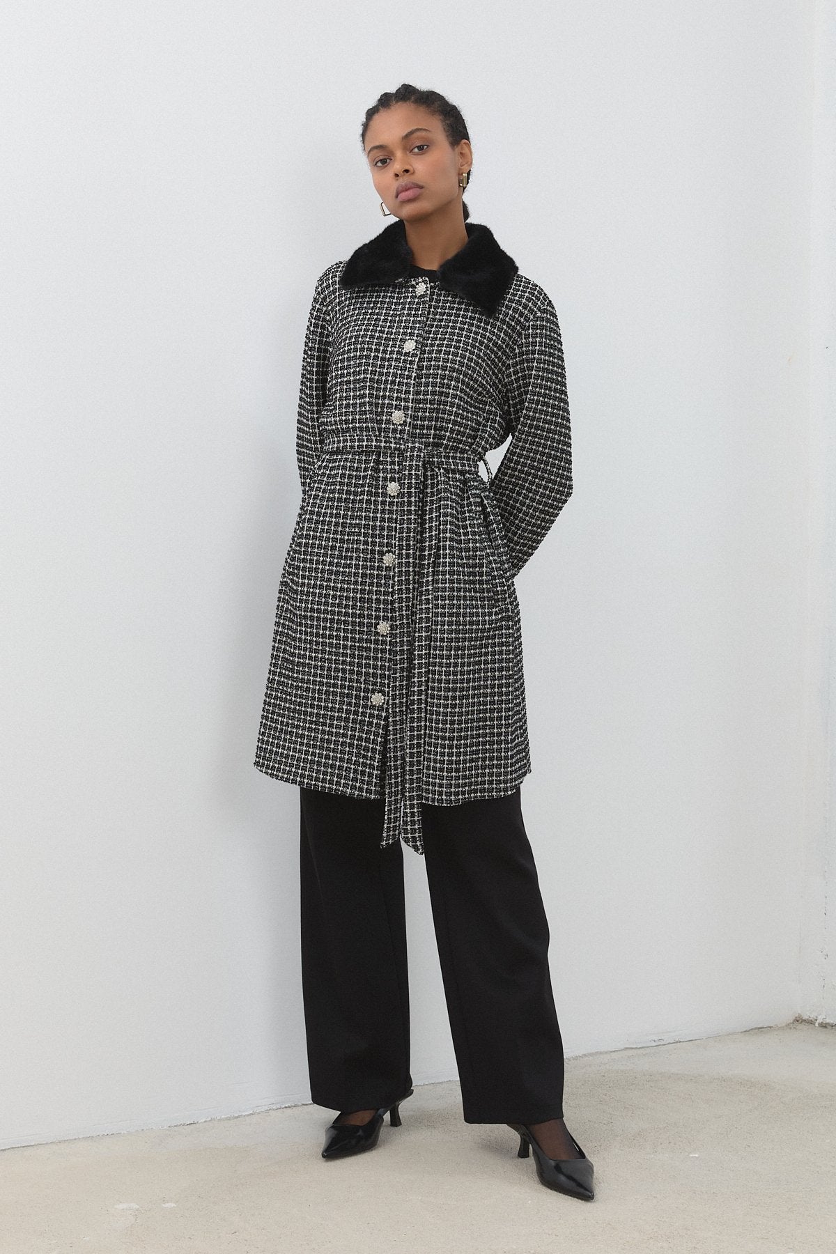 Relaxed Fit Belted Fur Collar Coat - Black