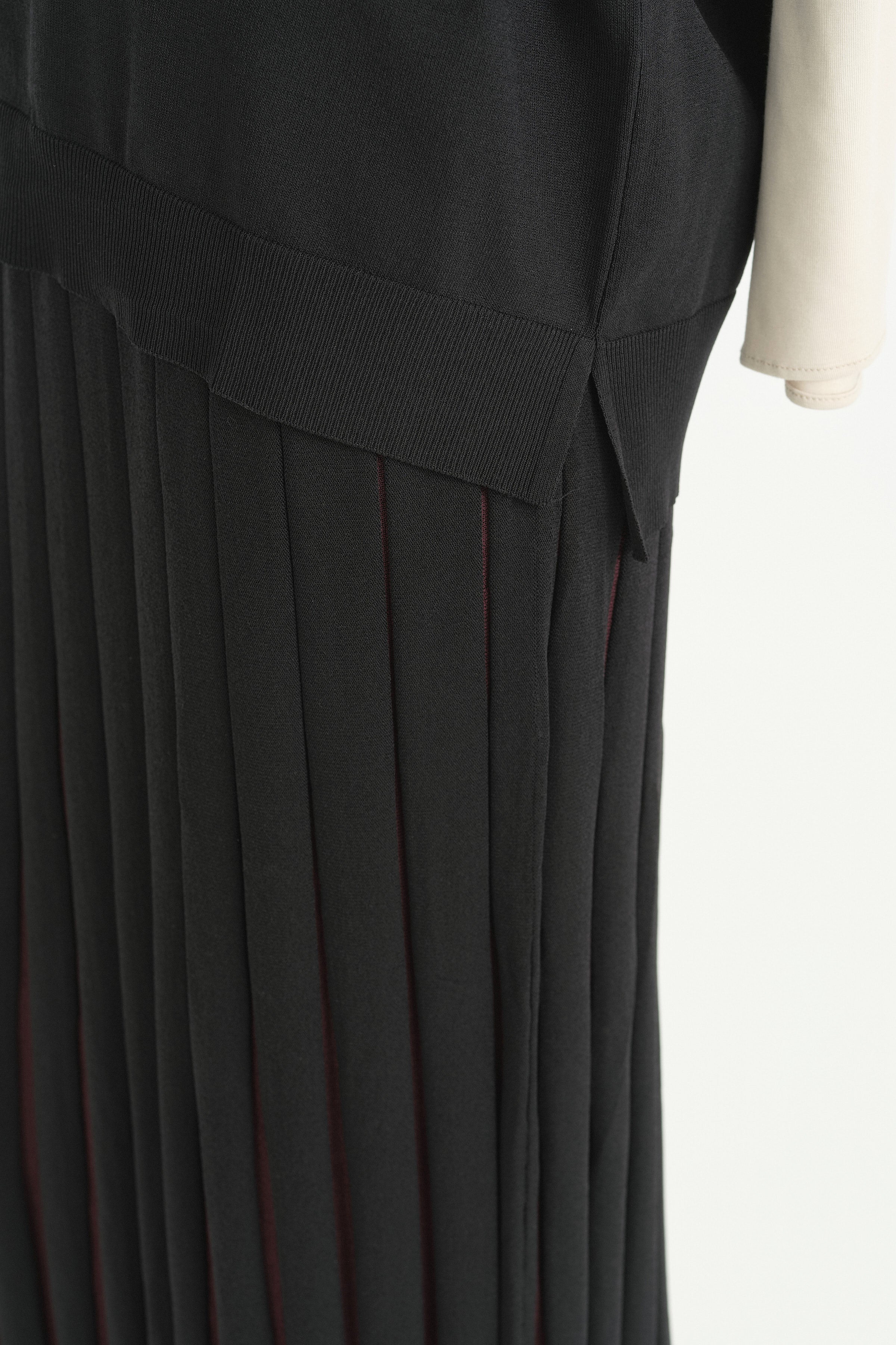 Renk Bloklu Etek Bluz Rayon Triko Takım - Siyah