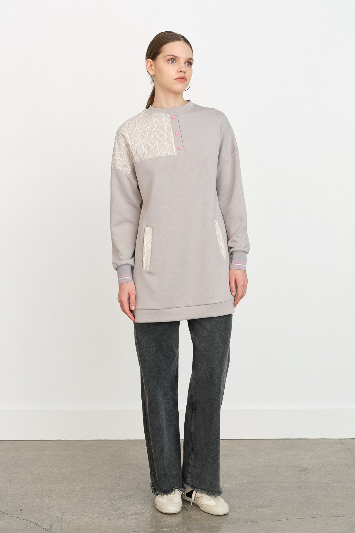 Ribbed Detail Fabric Trim Knitted Sweatshirt - Grey