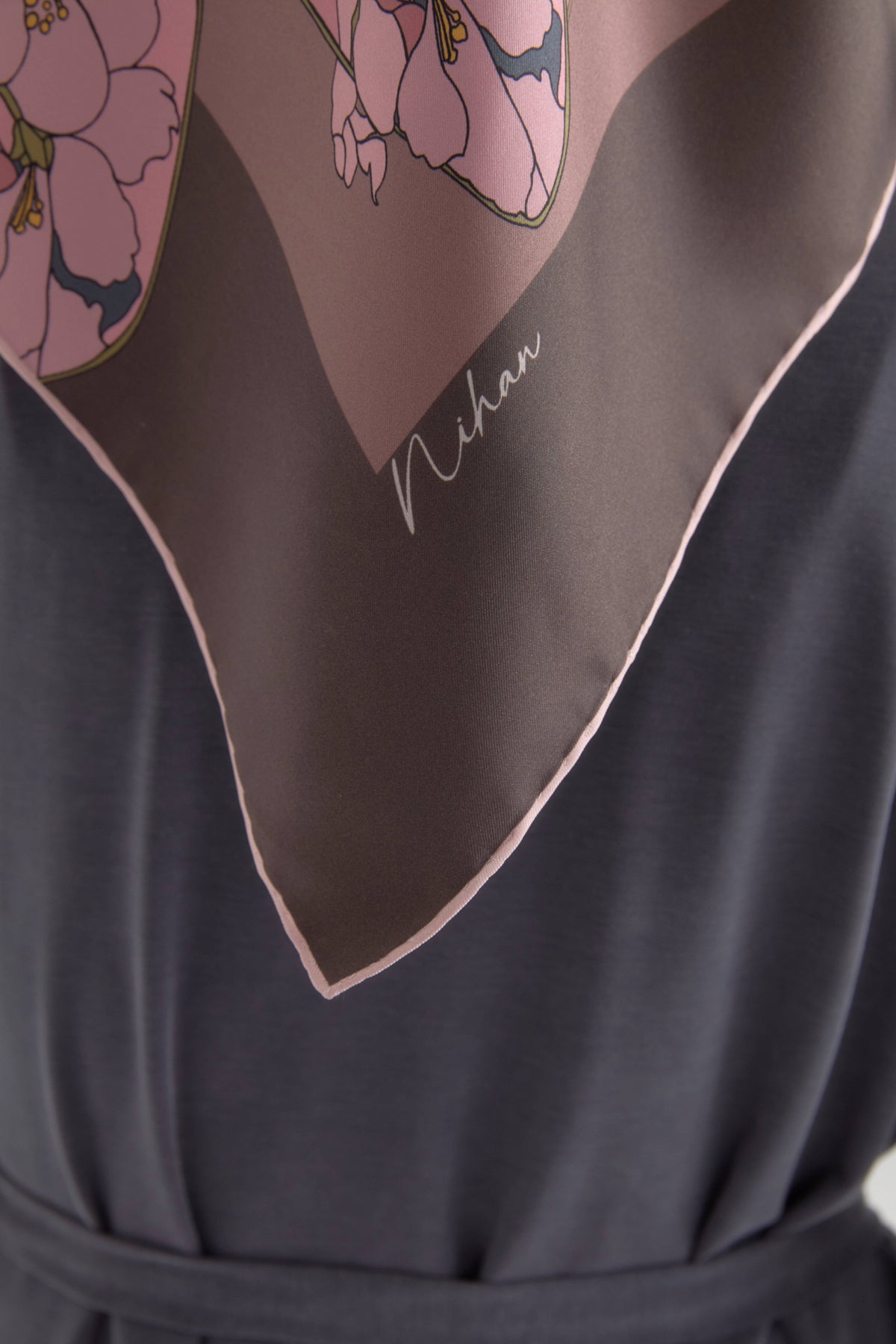 Rosera Twill Silk Scarf - Pink