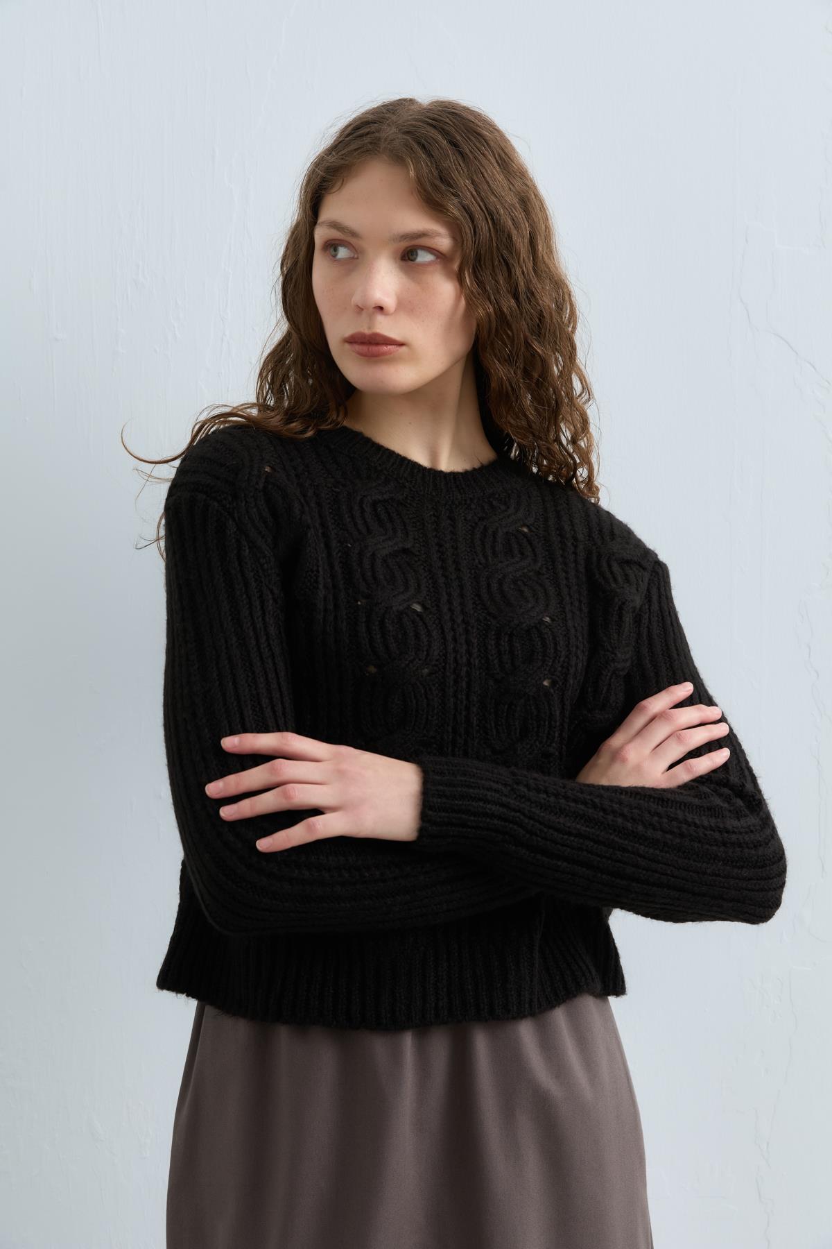 Saç Örgülü Crop Triko Kazak - Siyah