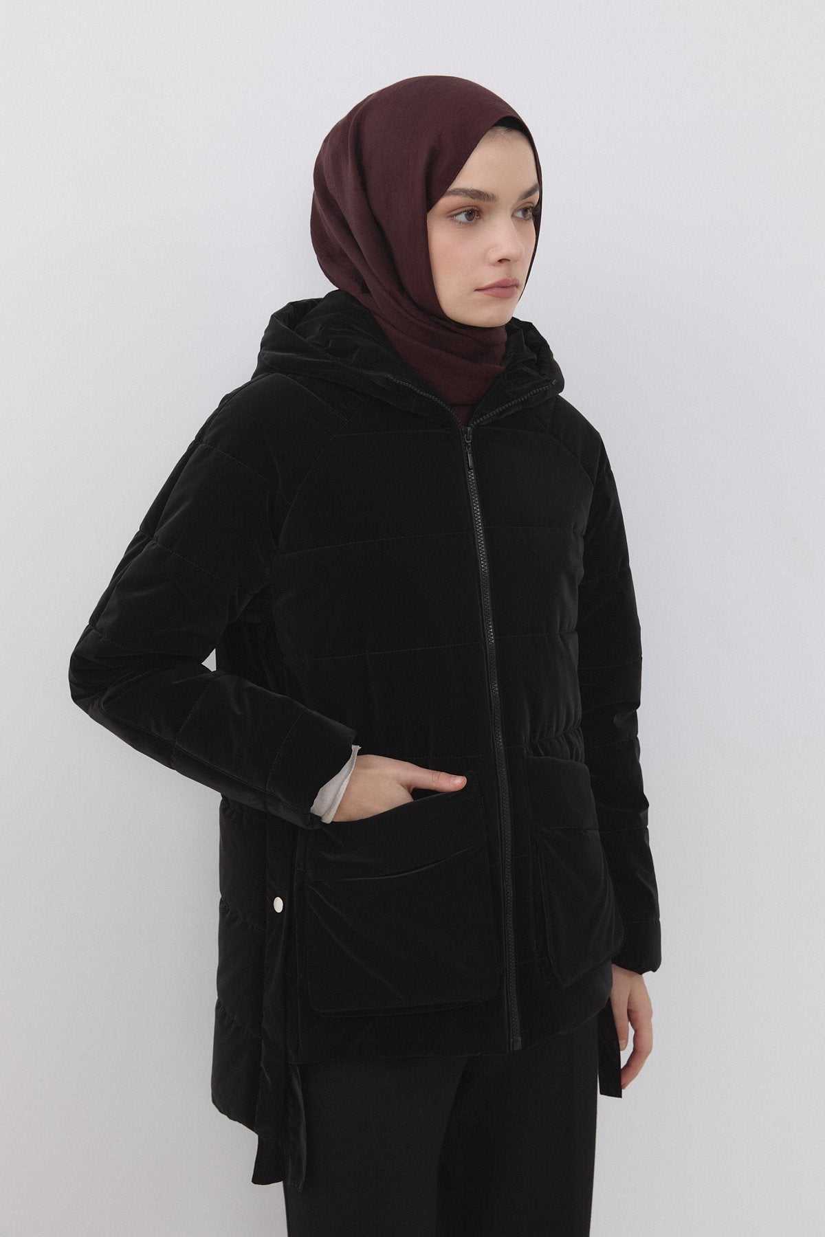 serit-detayli-kapitone-kaban-siyah-261172.jpg