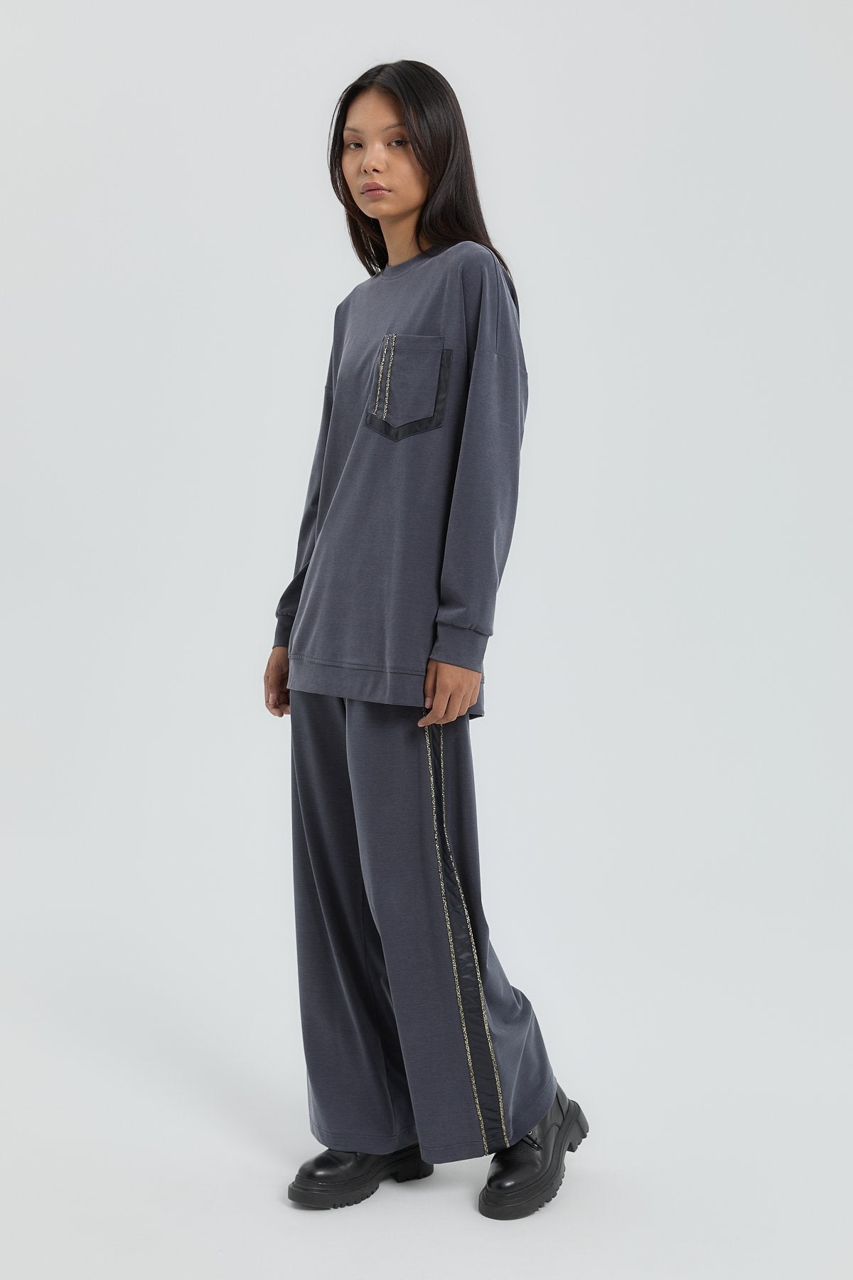 serit-detayli-pantolon-tunik-takim-lacivert-255810.jpg